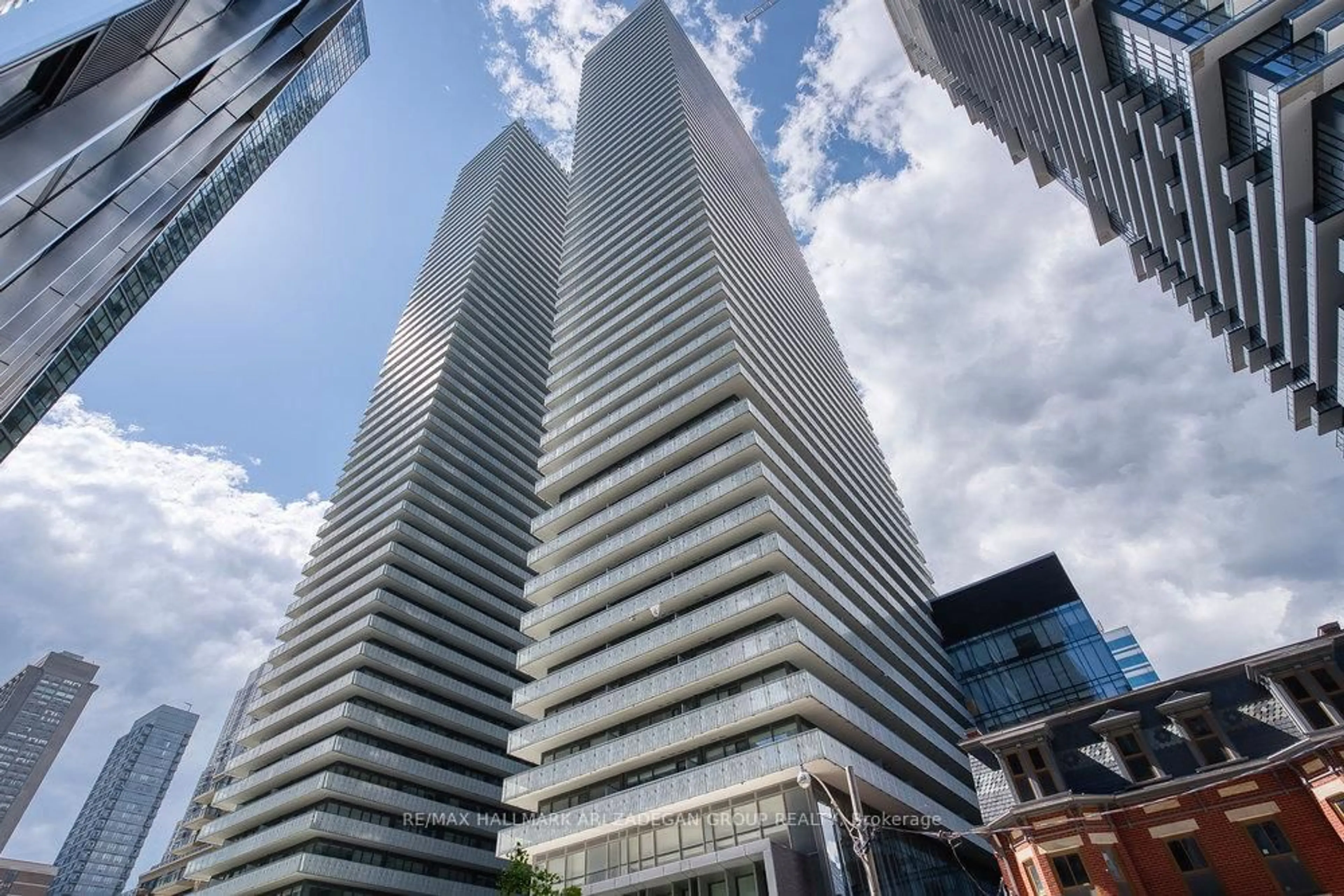 Unknown for 50 Charles St #1415, Toronto Ontario M4Y 0C3