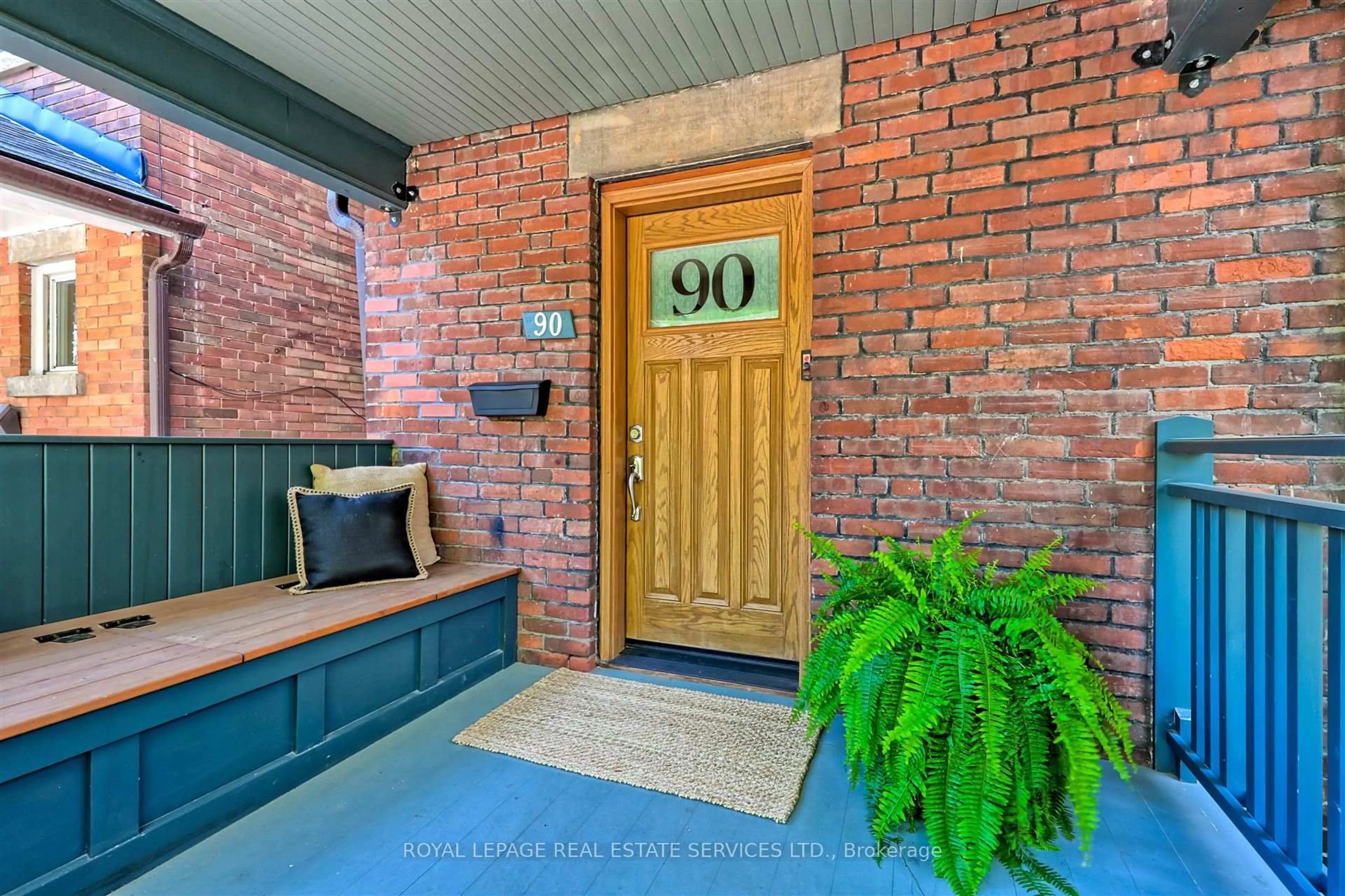 Indoor entryway for 90 Oakwood Ave, Toronto Ontario M6H 2V8