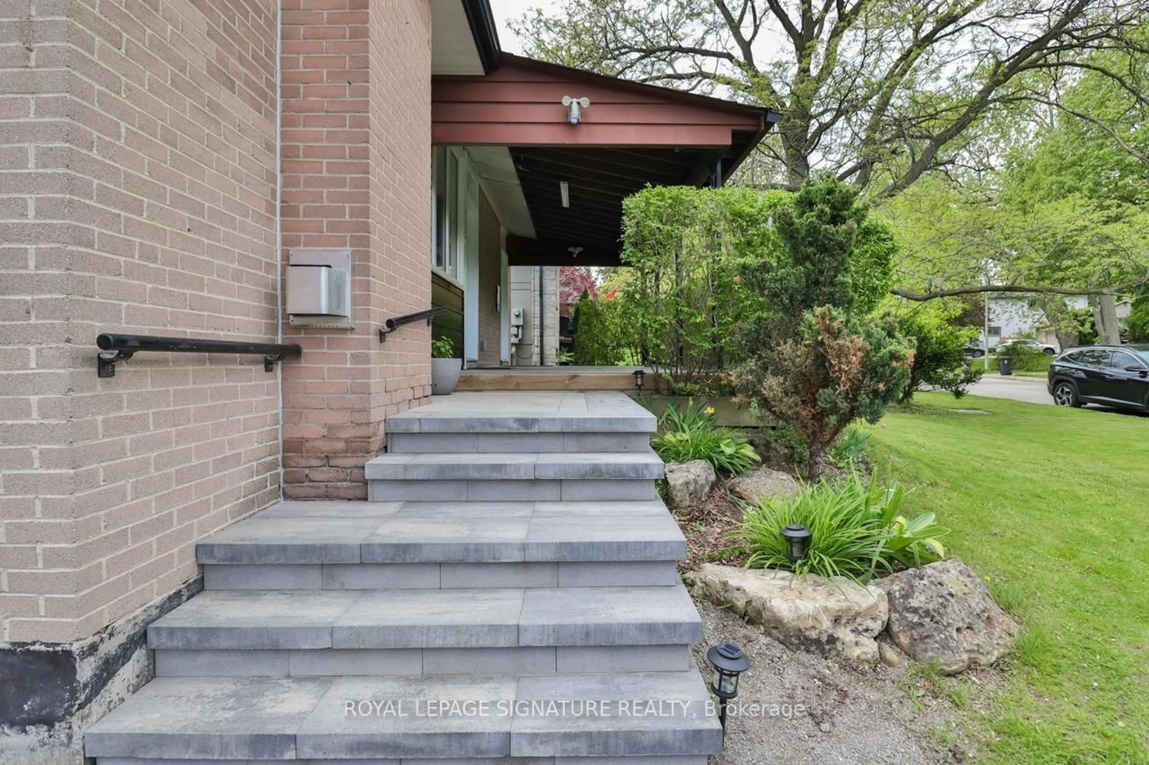 Unknown for 76 Berkinshaw Cres, Toronto Ontario M3B 2T2