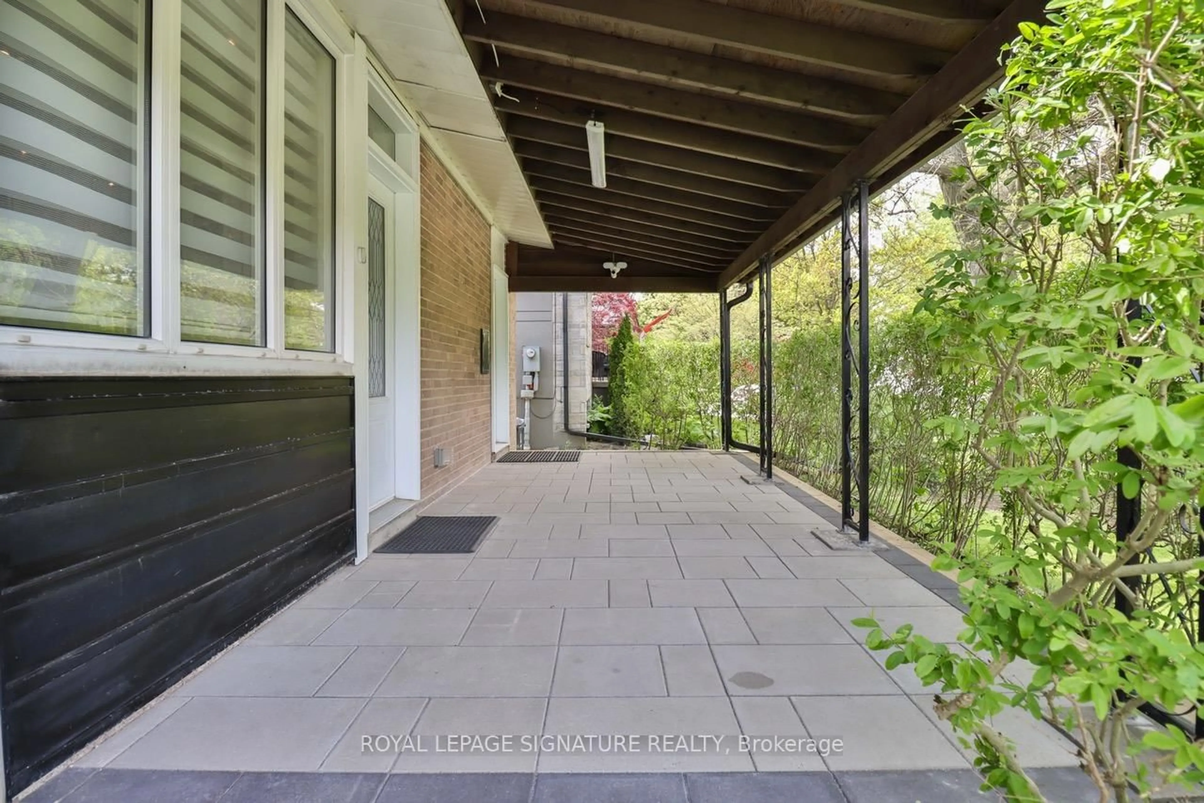 Patio, street for 76 Berkinshaw Cres, Toronto Ontario M3B 2T2