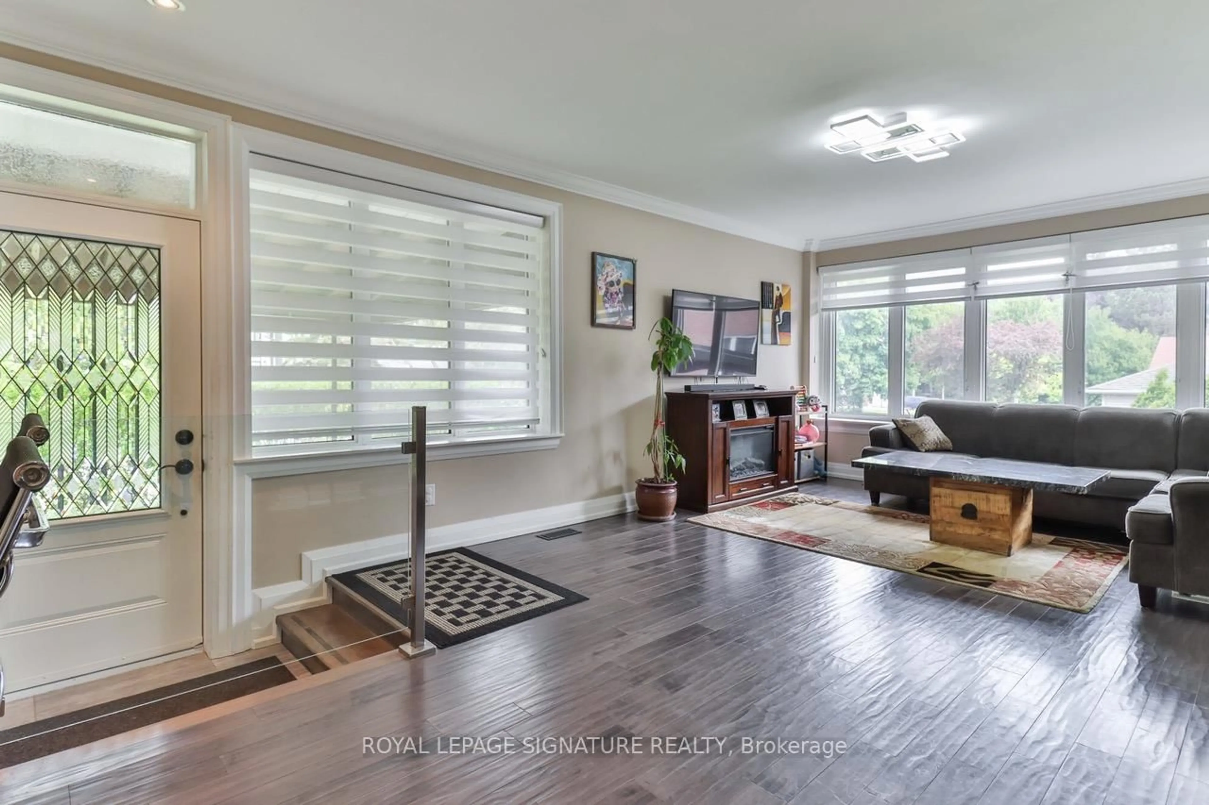 Open concept kitchen, unknown for 76 Berkinshaw Cres, Toronto Ontario M3B 2T2
