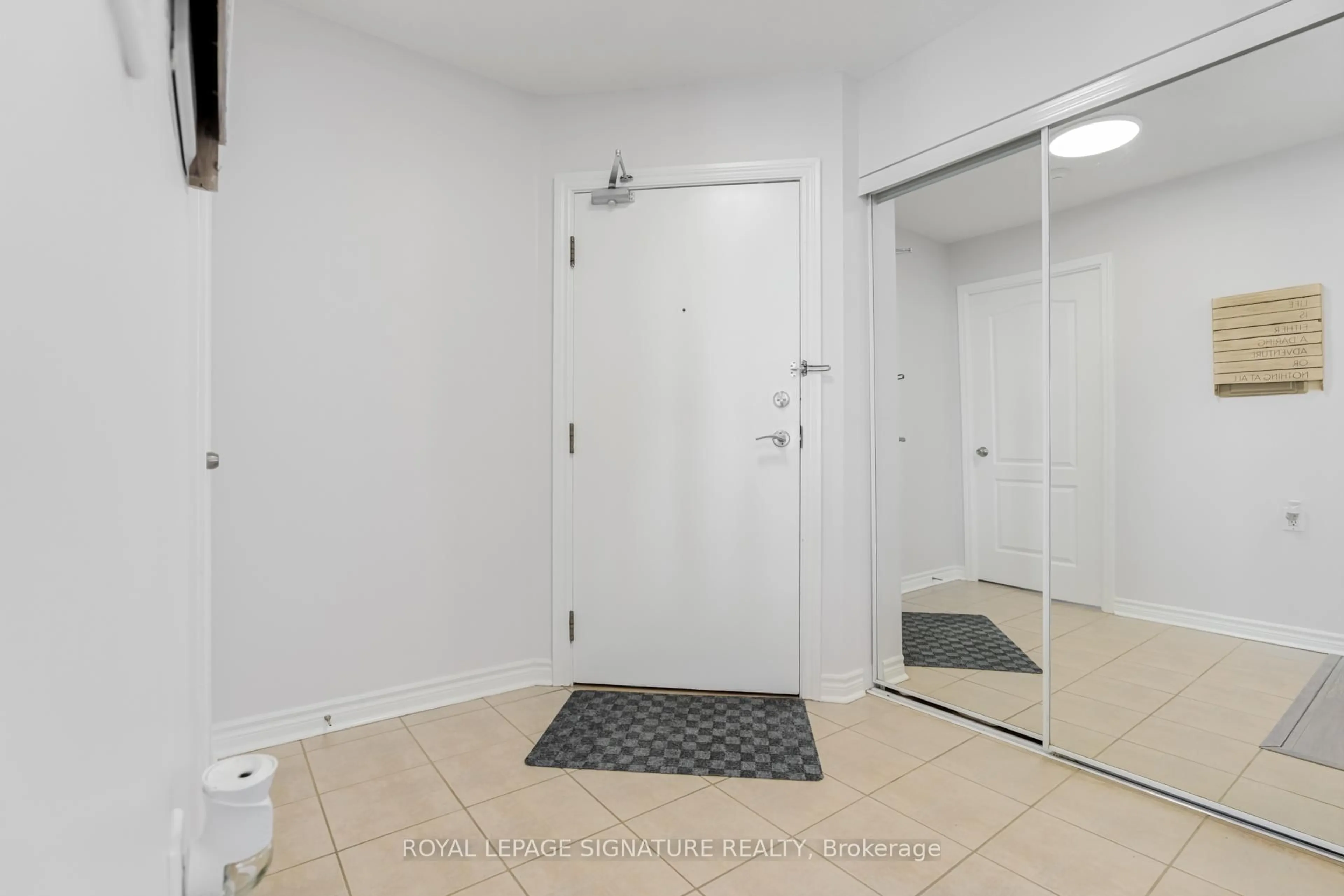 Indoor entryway for 935 Sheppard Ave #706, Toronto Ontario M3H 2T7