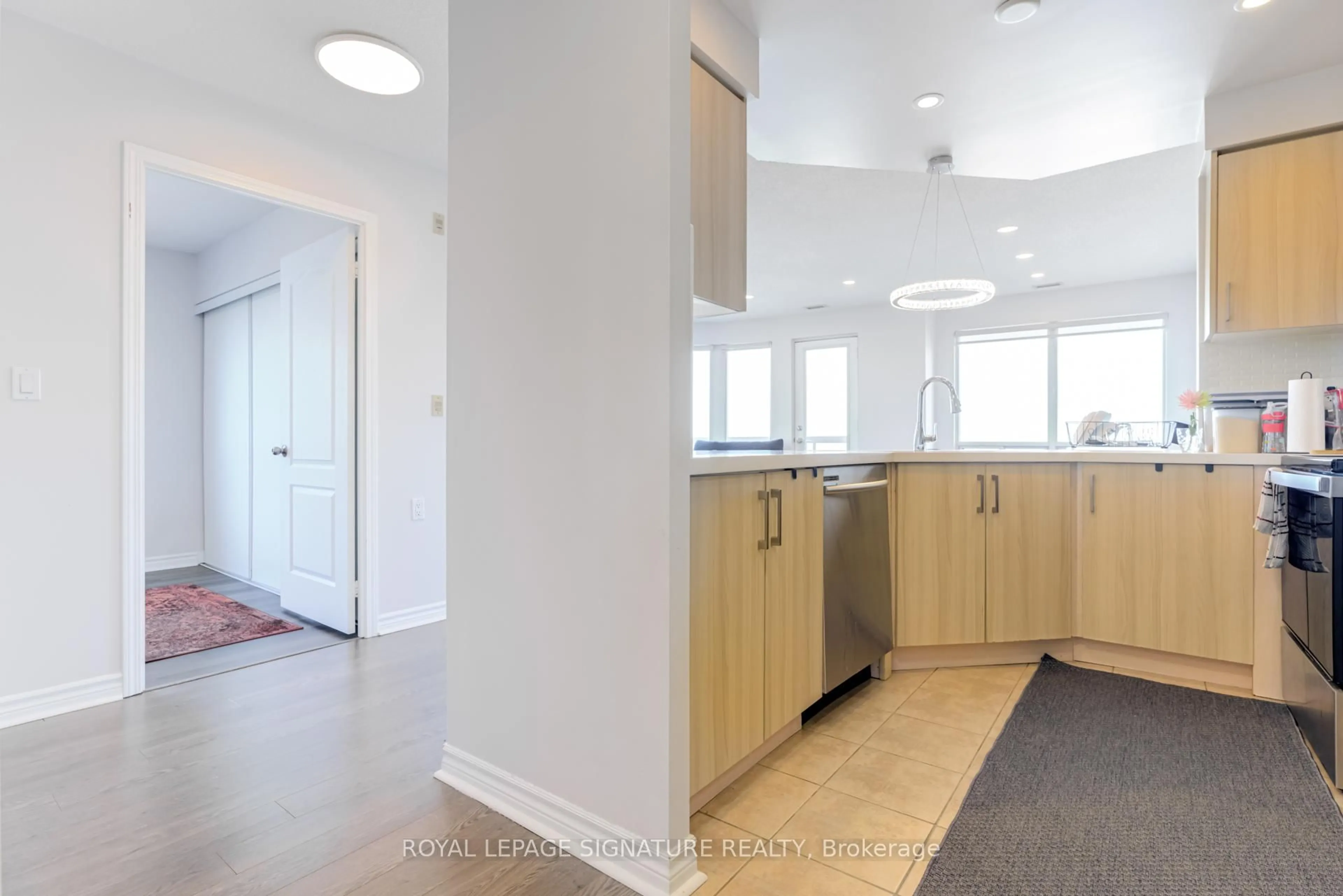 Unknown for 935 Sheppard Ave #706, Toronto Ontario M3H 2T7