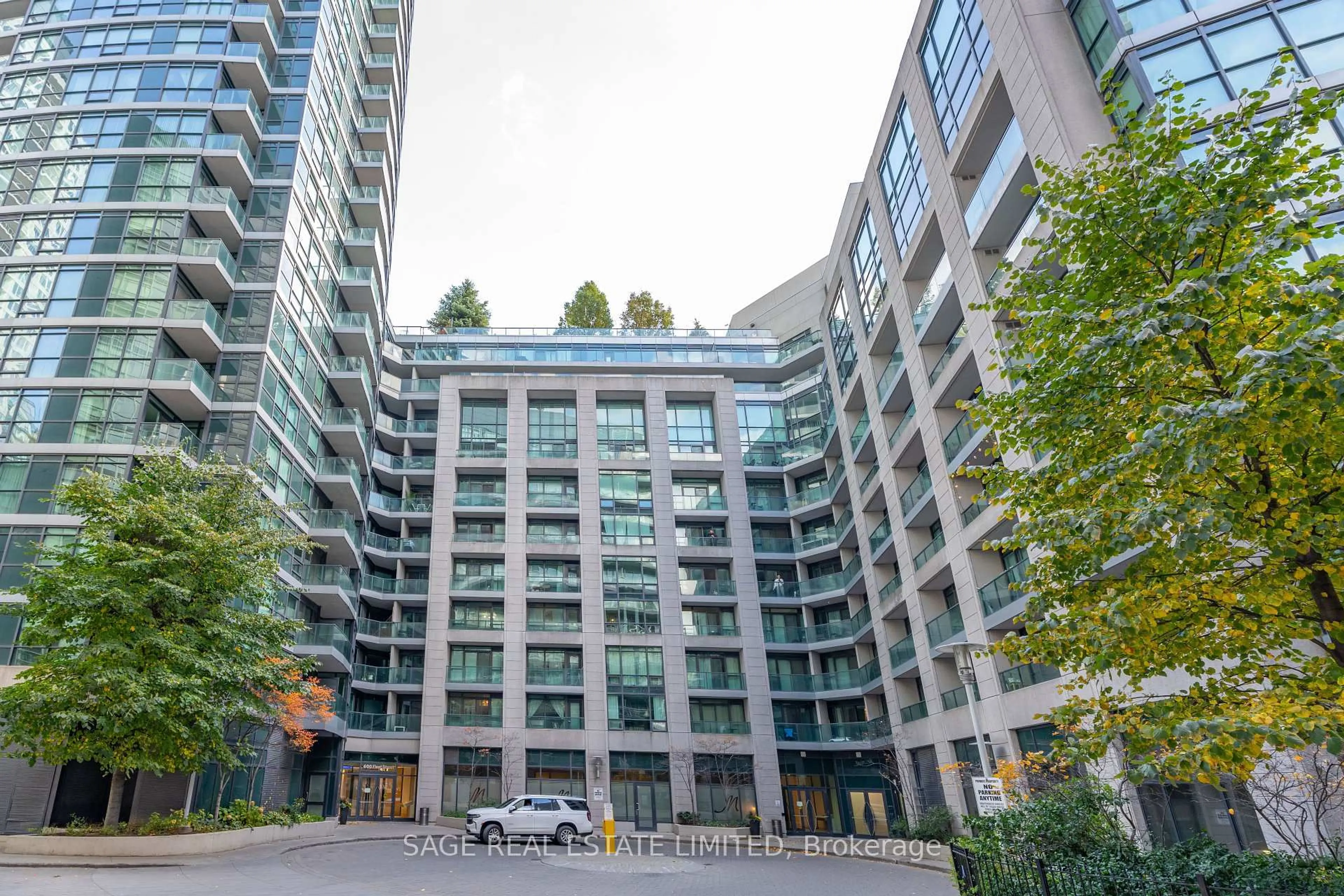 Unknown for 600 Fleet St #832, Toronto Ontario M5V 1B7