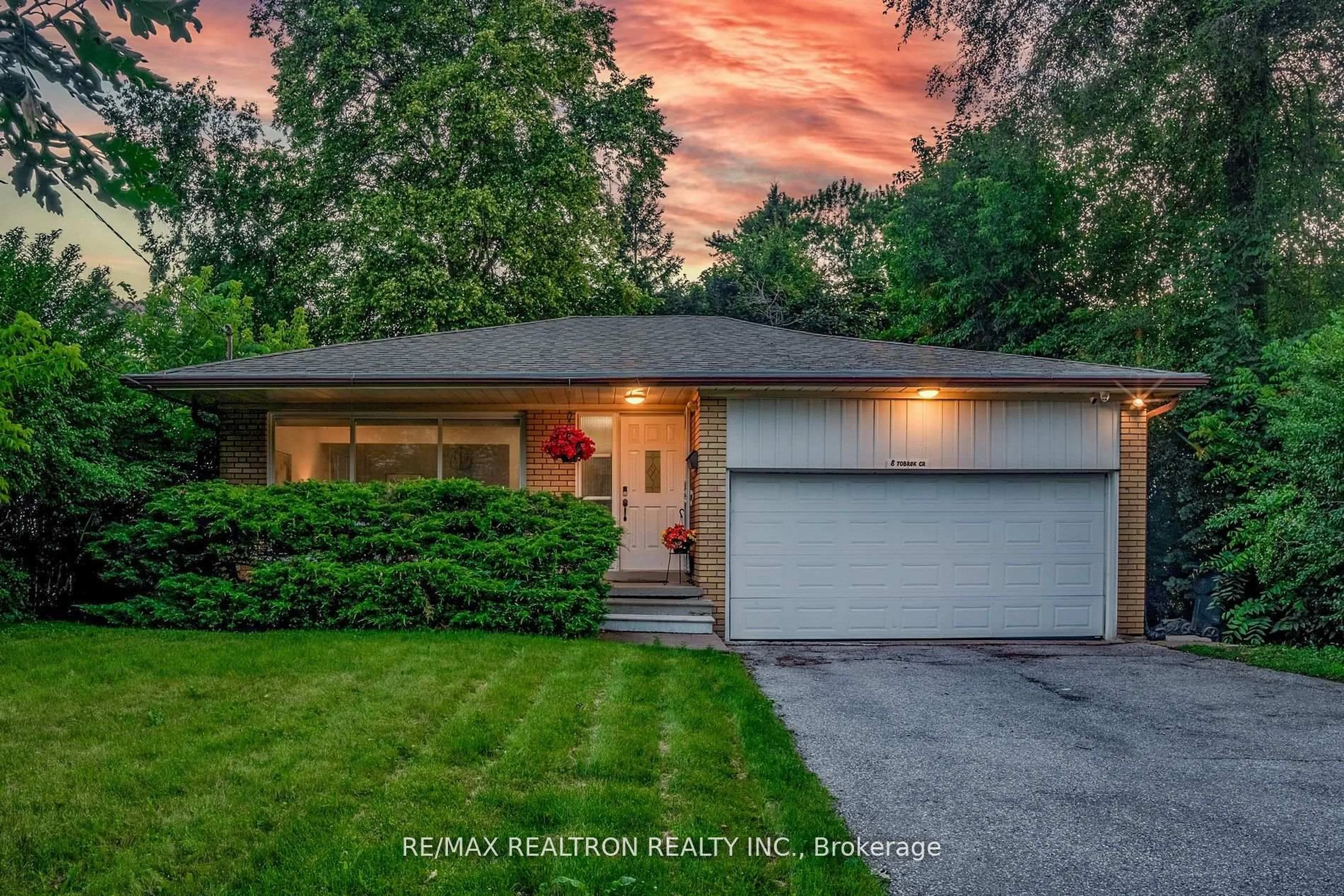 Unknown for 8 Tobruk Cres, Toronto Ontario M2M 3B1
