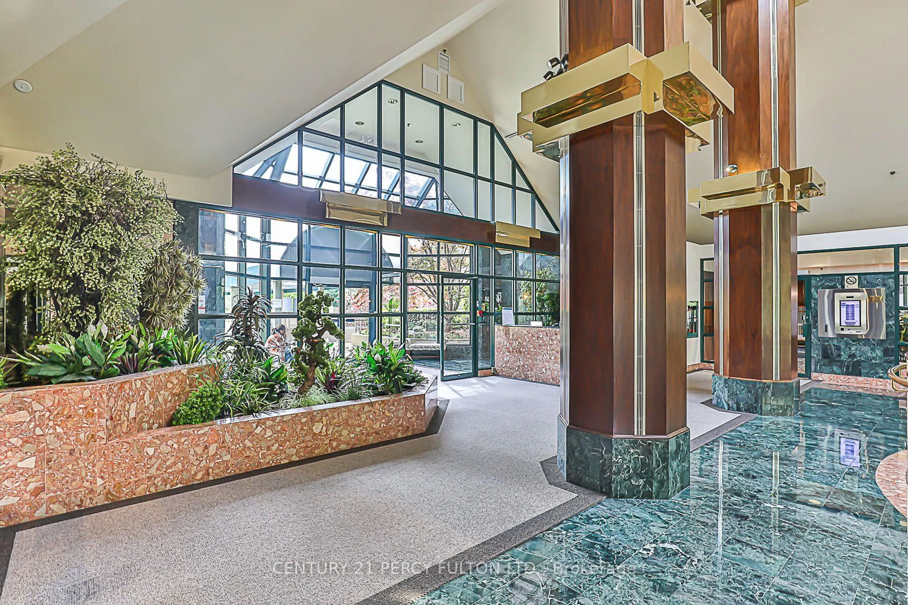 Indoor foyer for 1200 Don Mills Rd #603, Toronto Ontario M3B 3N8