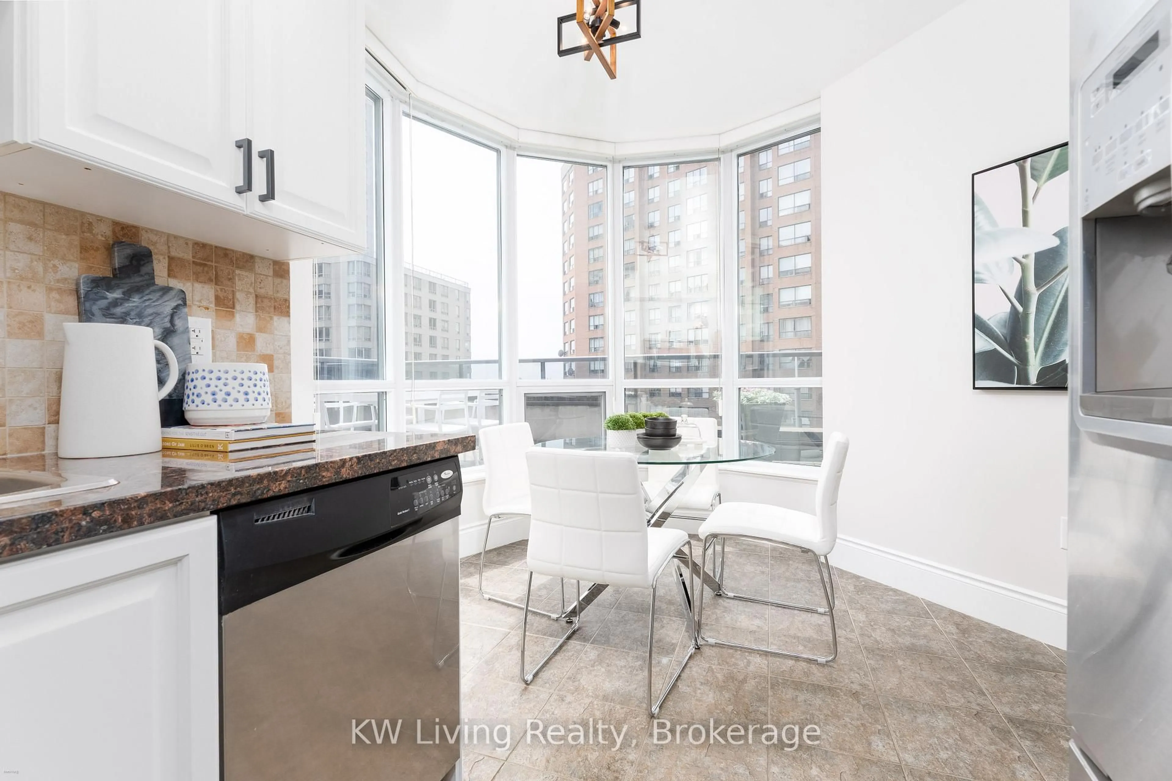 Unknown for 500 Doris Ave #327, Toronto Ontario M2N 0C1
