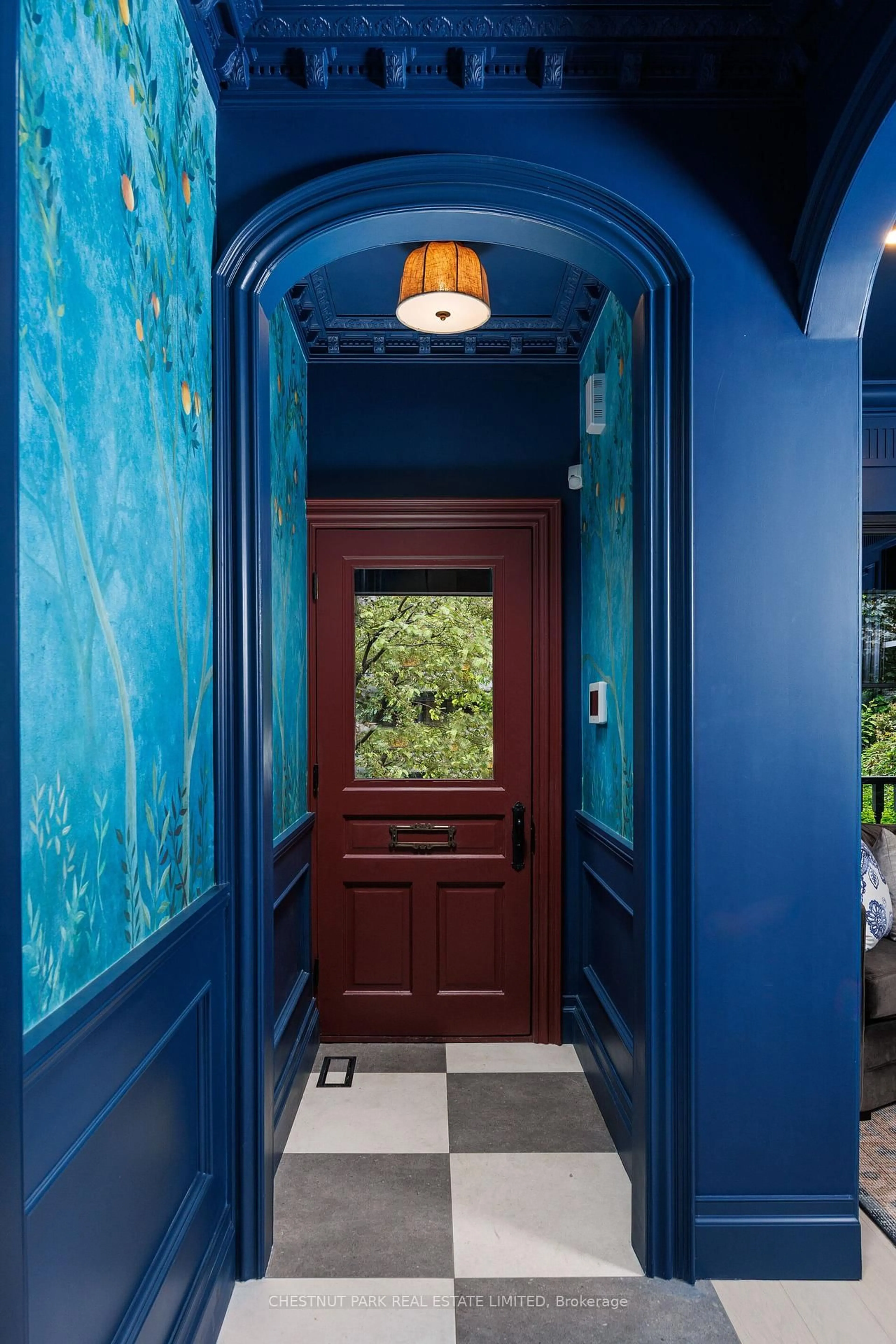 Indoor entryway for 497 Brunswick Ave, Toronto Ontario M5R 2Z6