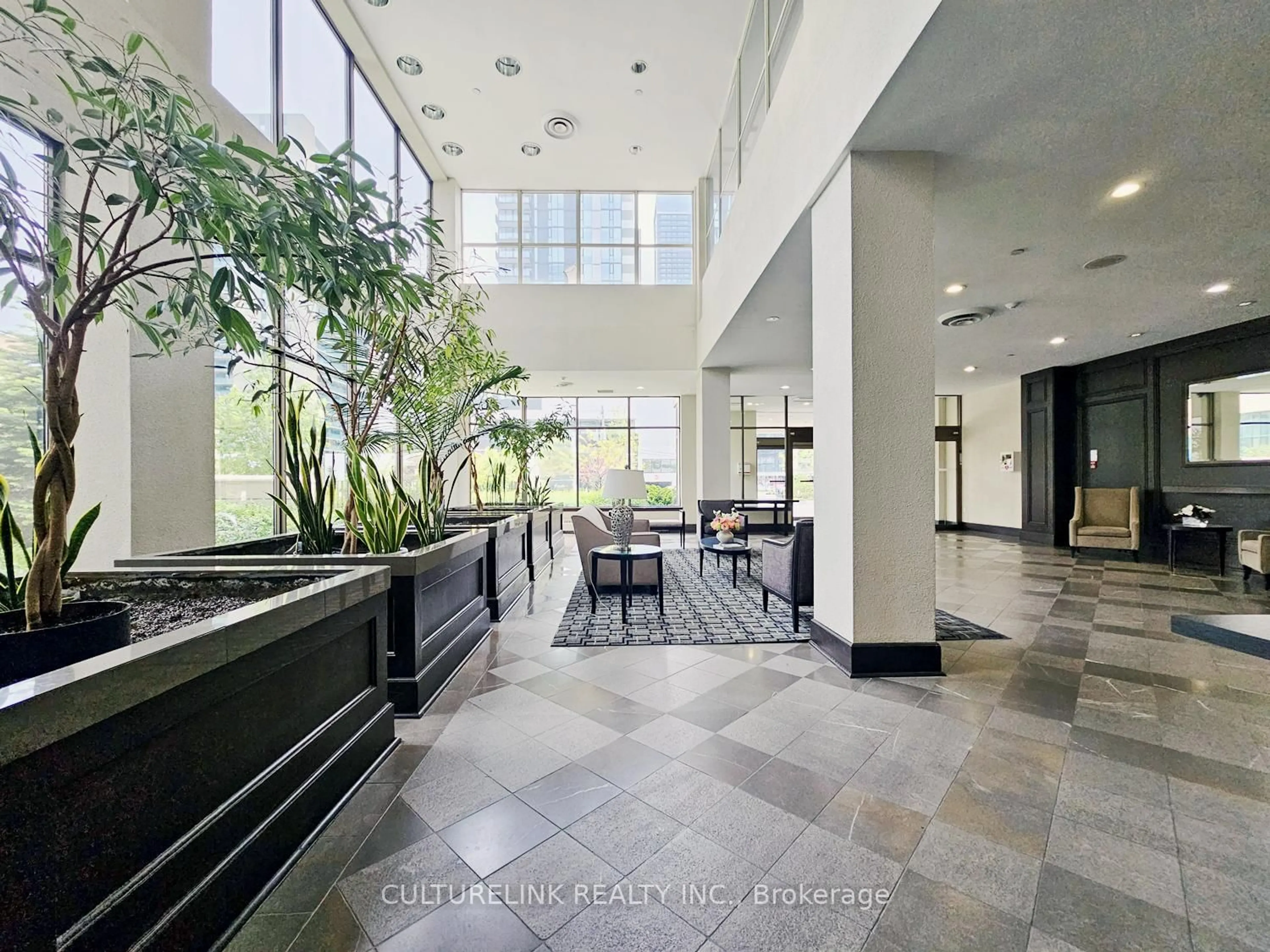 Indoor foyer for 30 Greenfield Ave #2215, Toronto Ontario M2N 6N3