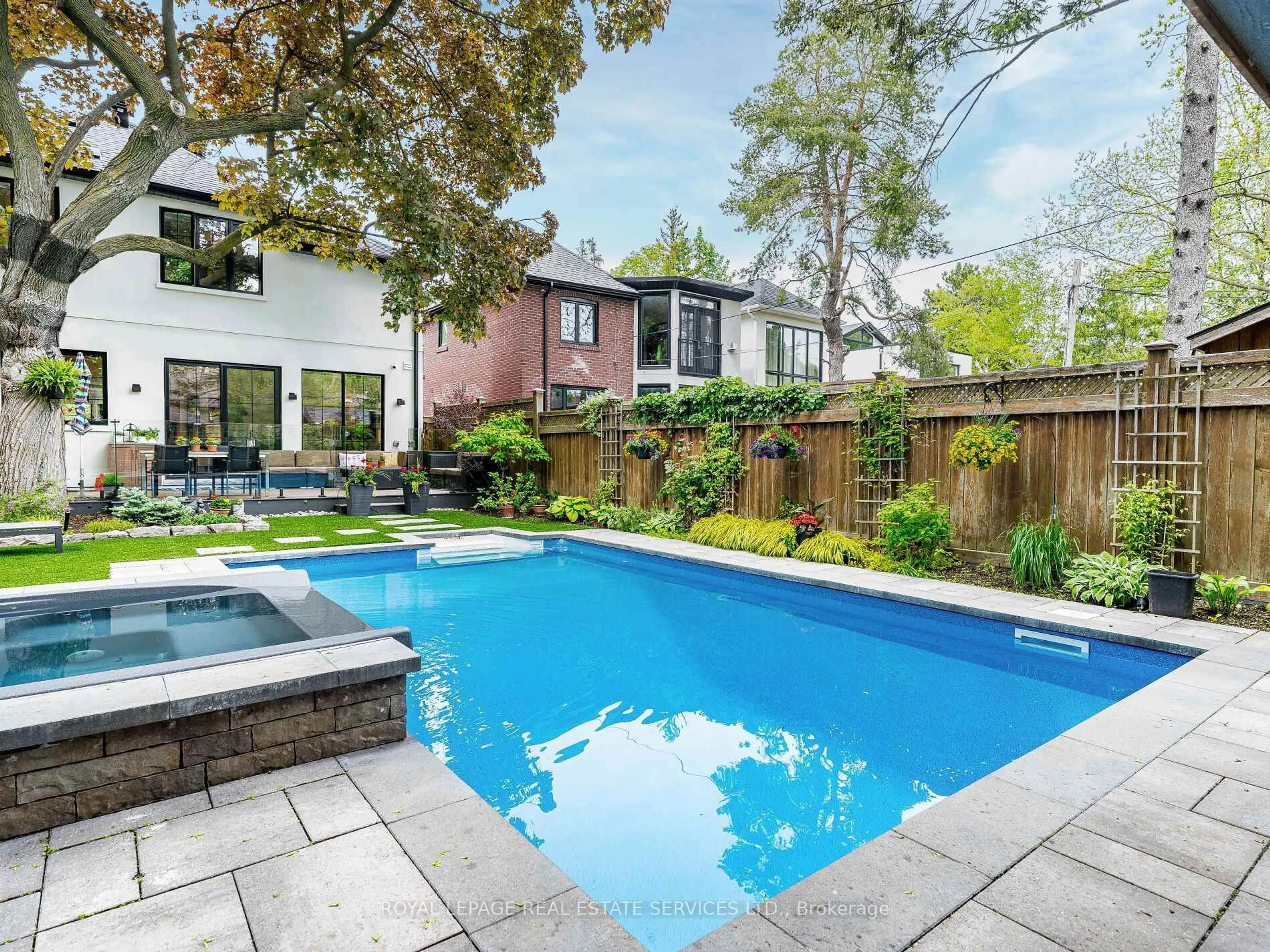 Pool for 529 Briar Hill Ave, Toronto Ontario M5N 1N1