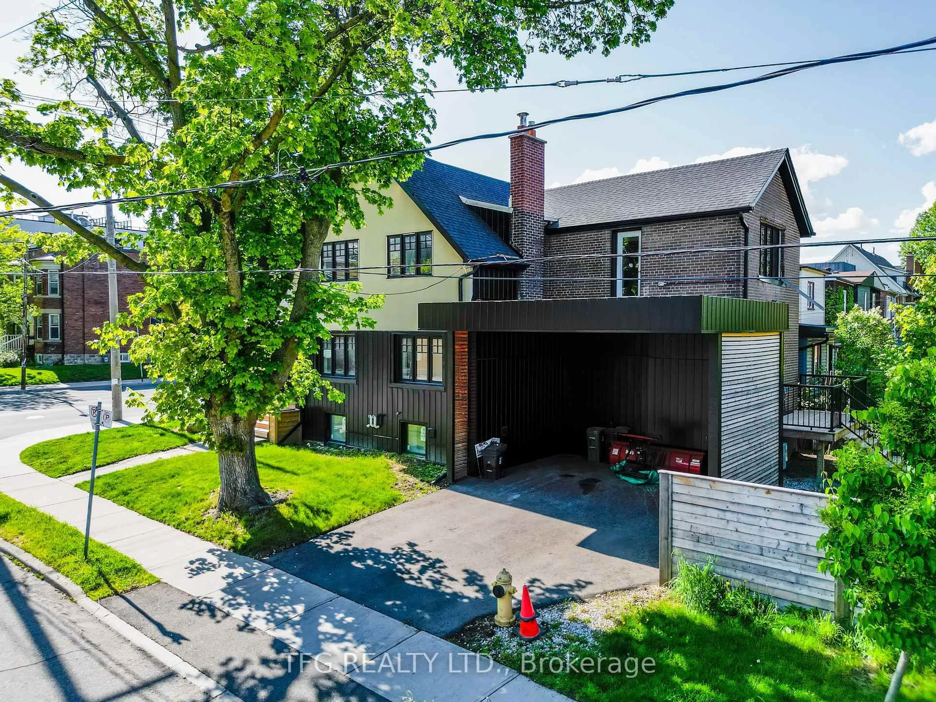 Home with brick exterior material, street for 997 Mount Pleasant Rd, Toronto Ontario M4P 2L9