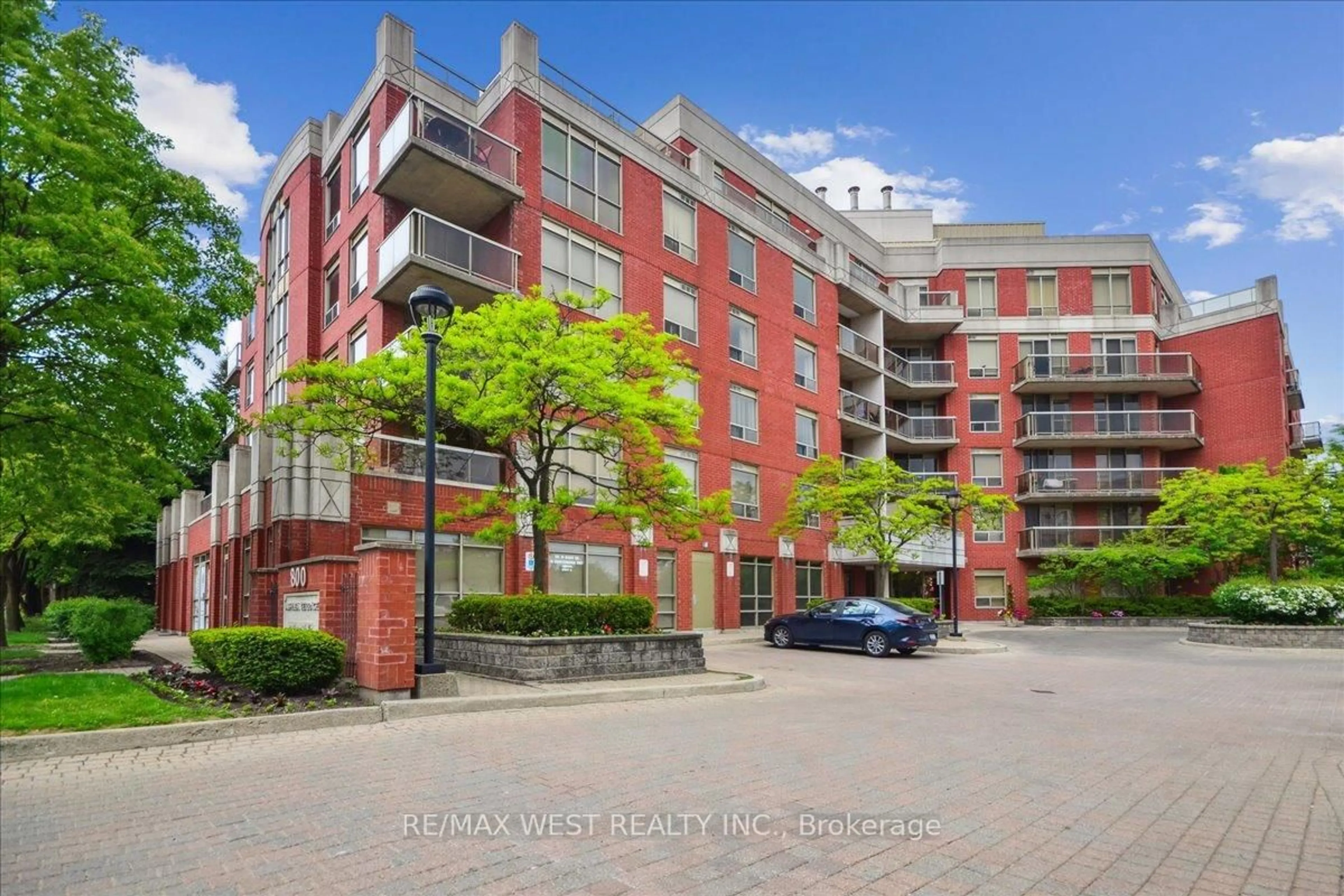 Unknown for 800 Sheppard Ave #203, Toronto Ontario M3H 6B4