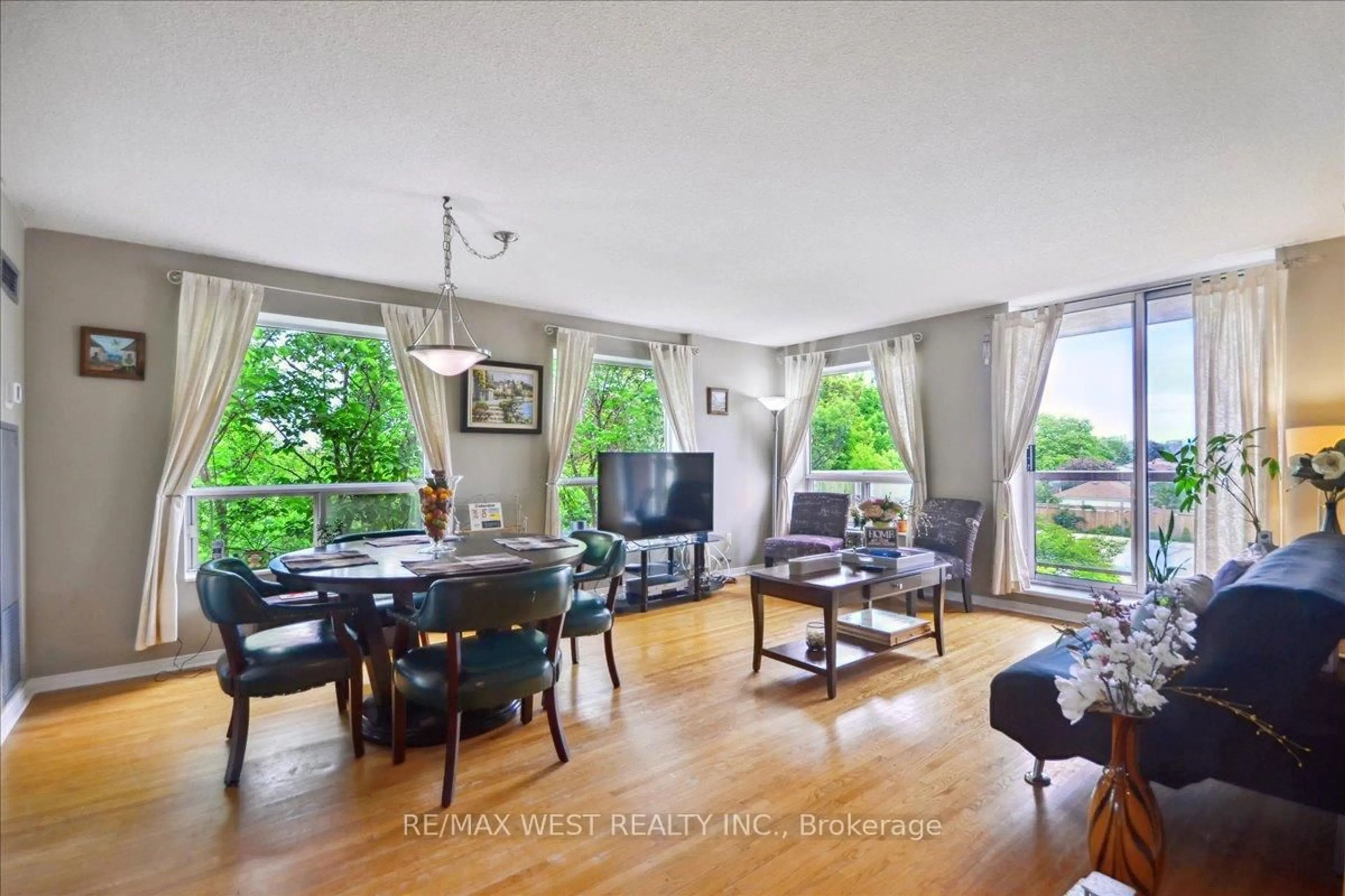 Living room with furniture, unknown for 800 Sheppard Ave #203, Toronto Ontario M3H 6B4