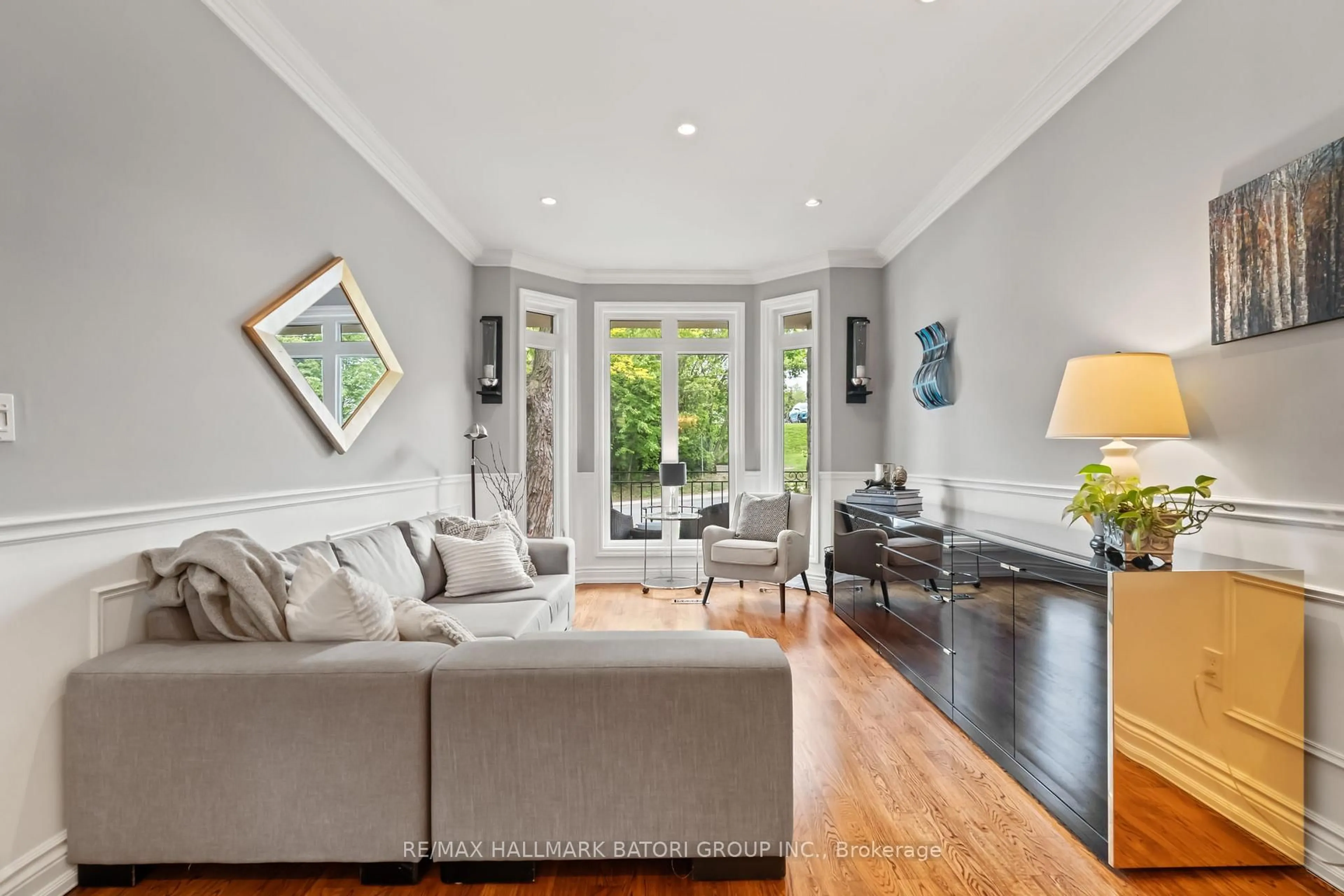 Living room with furniture, unknown for 316 Roselawn Ave, Toronto Ontario M4R 1G1