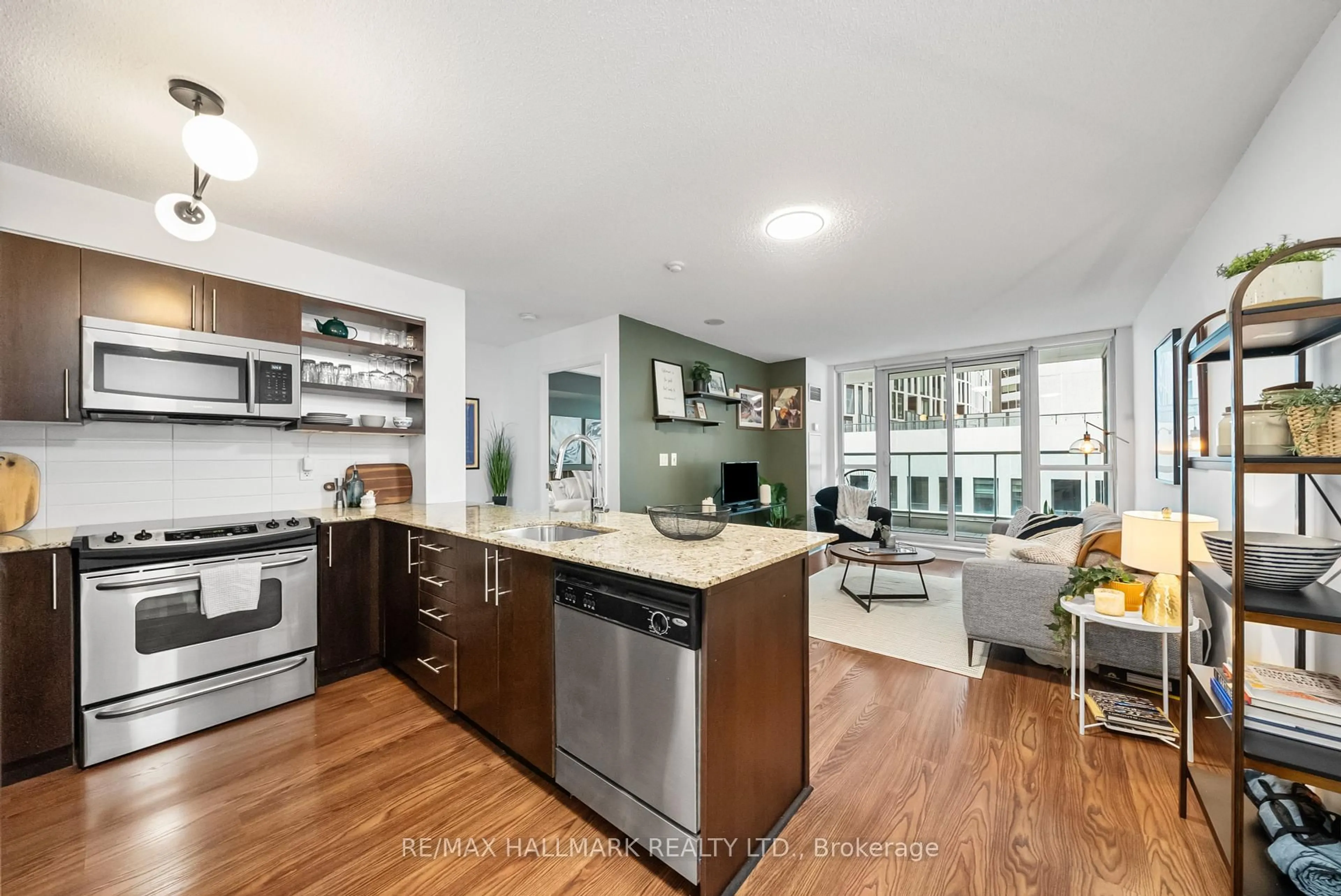 Open concept kitchen, unknown for 96 St Patrick St #903, Toronto Ontario M5T 1V2