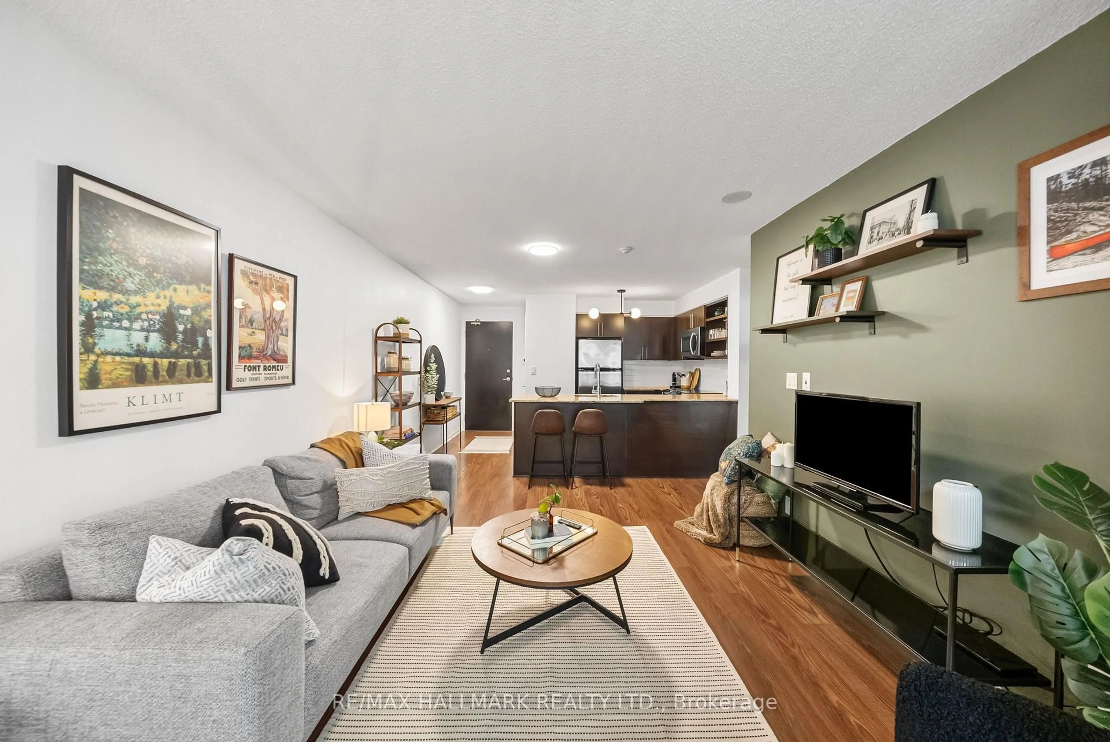 Living room with furniture, unknown for 96 St Patrick St #903, Toronto Ontario M5T 1V2