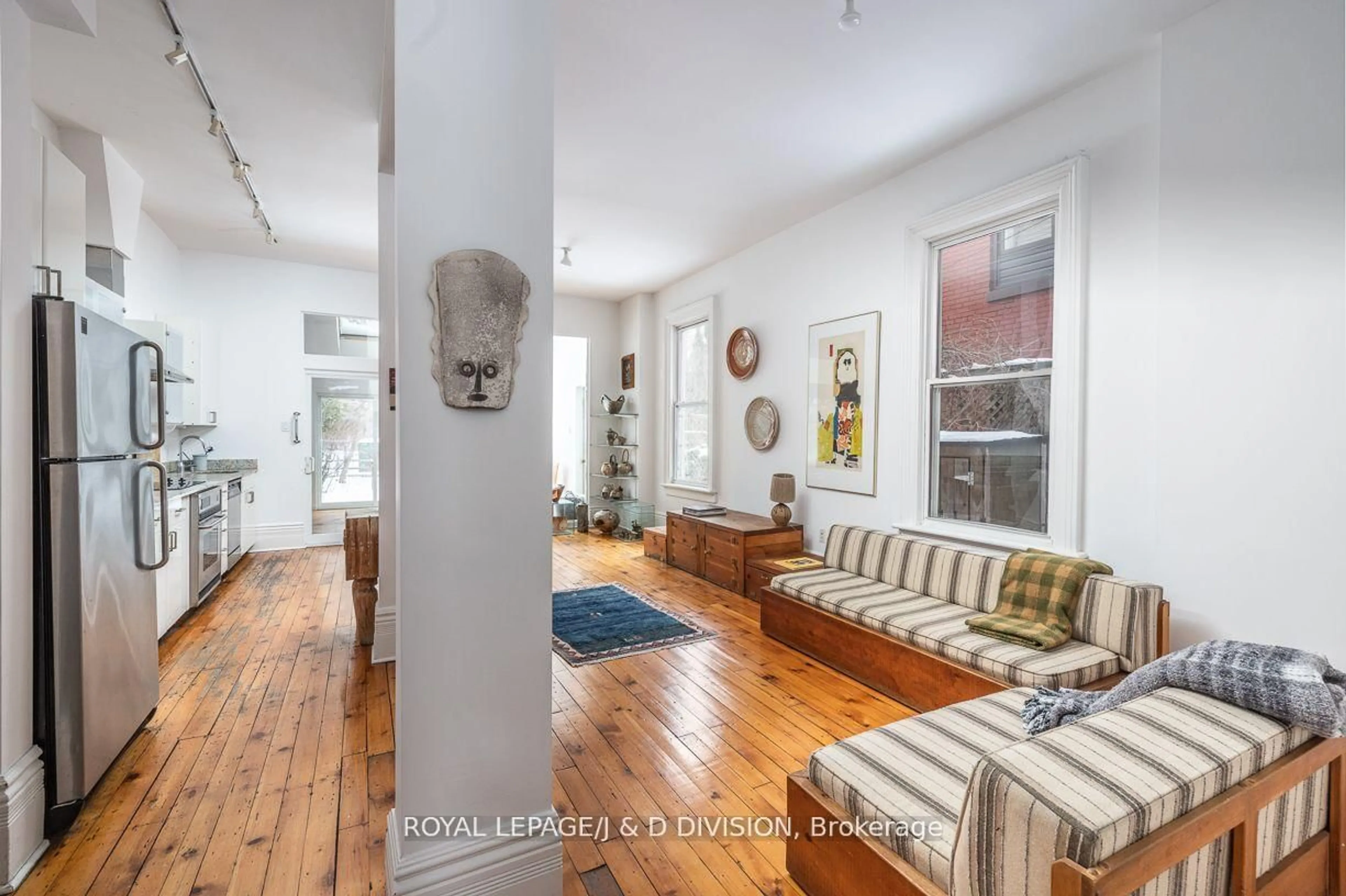 Living room with furniture, unknown for 187 Crawford St, Toronto Ontario M6J 2V5