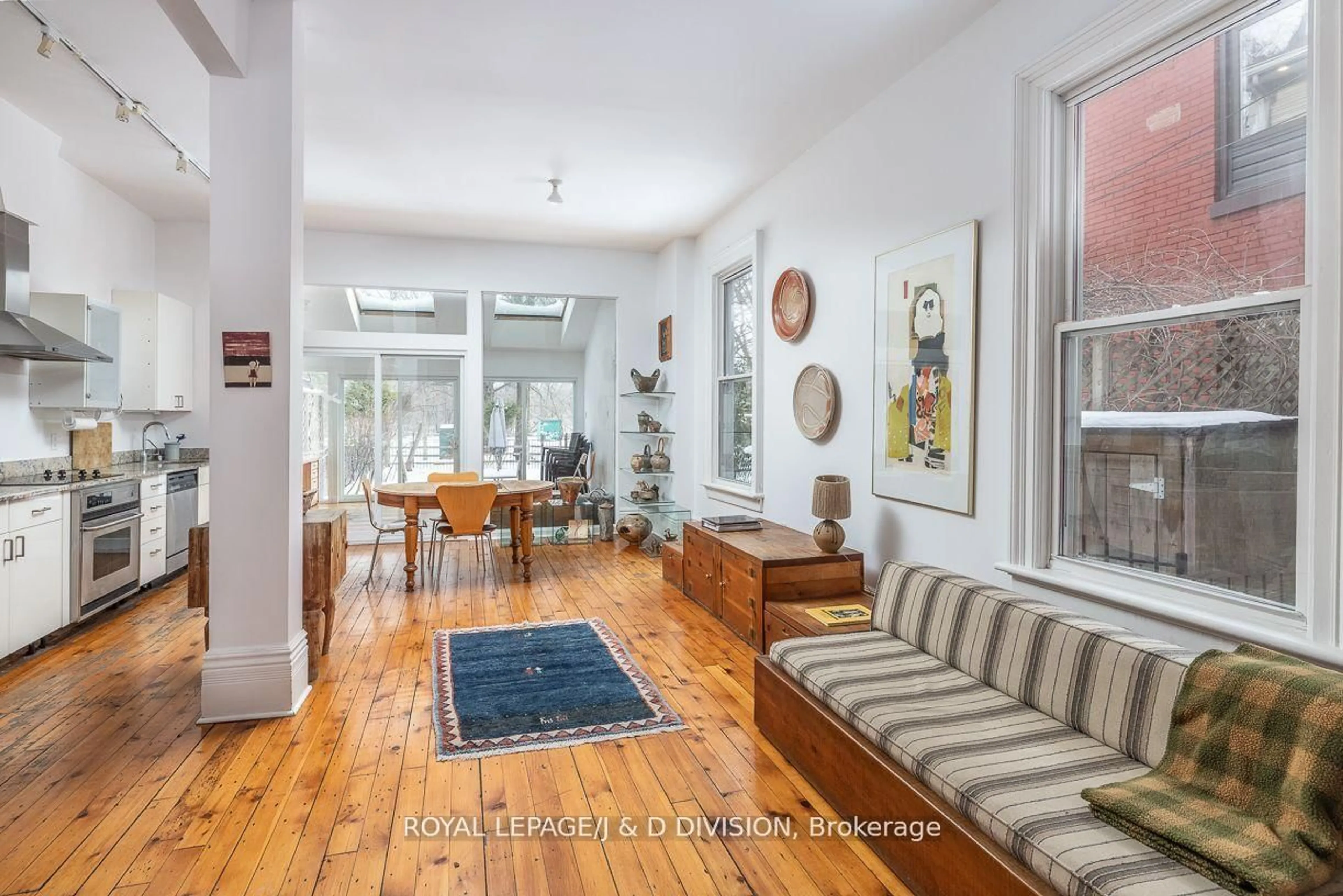 Living room with furniture, unknown for 187 Crawford St, Toronto Ontario M6J 2V5