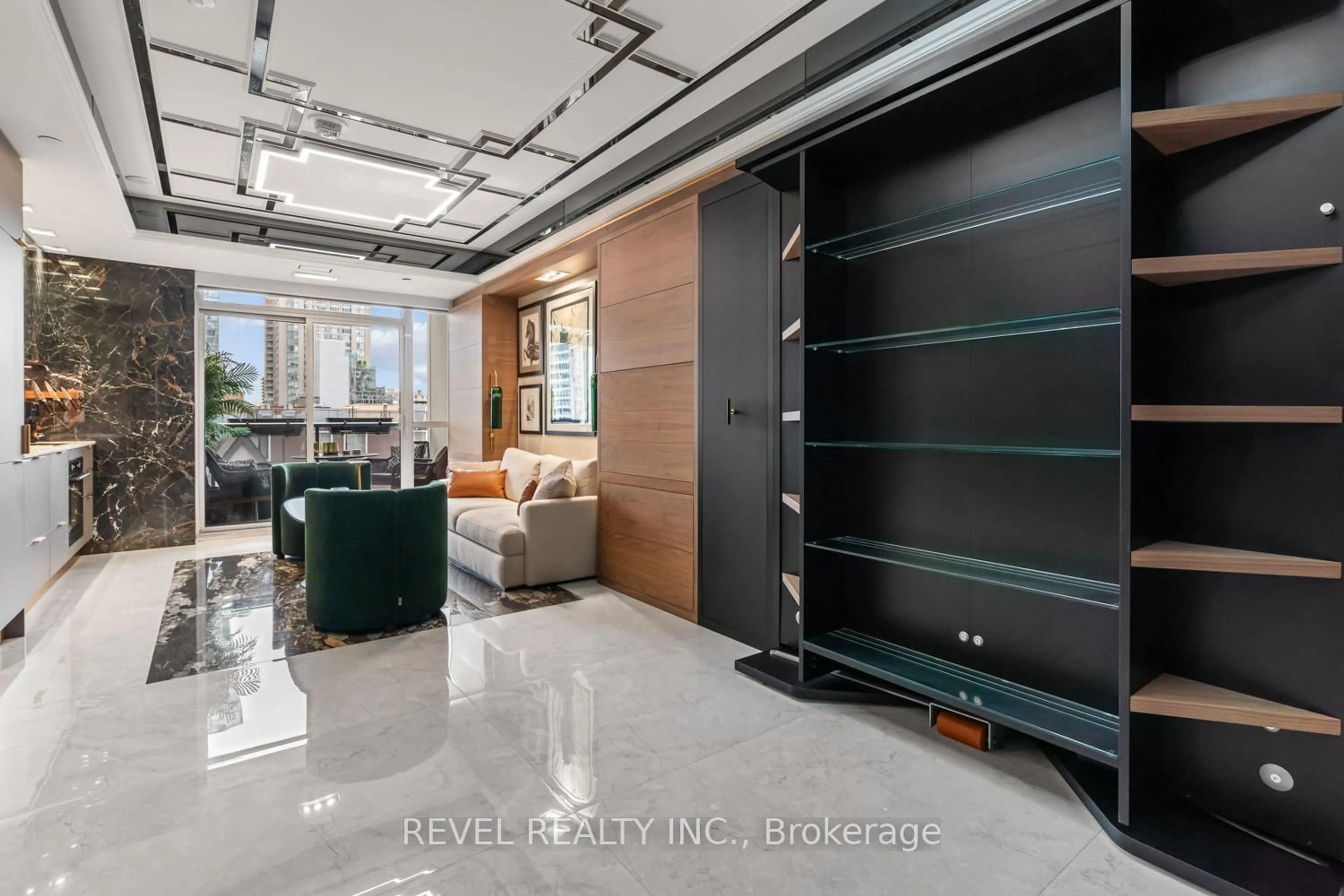 Indoor foyer for 88 Cumberland St #505, Toronto Ontario M5R 0C8