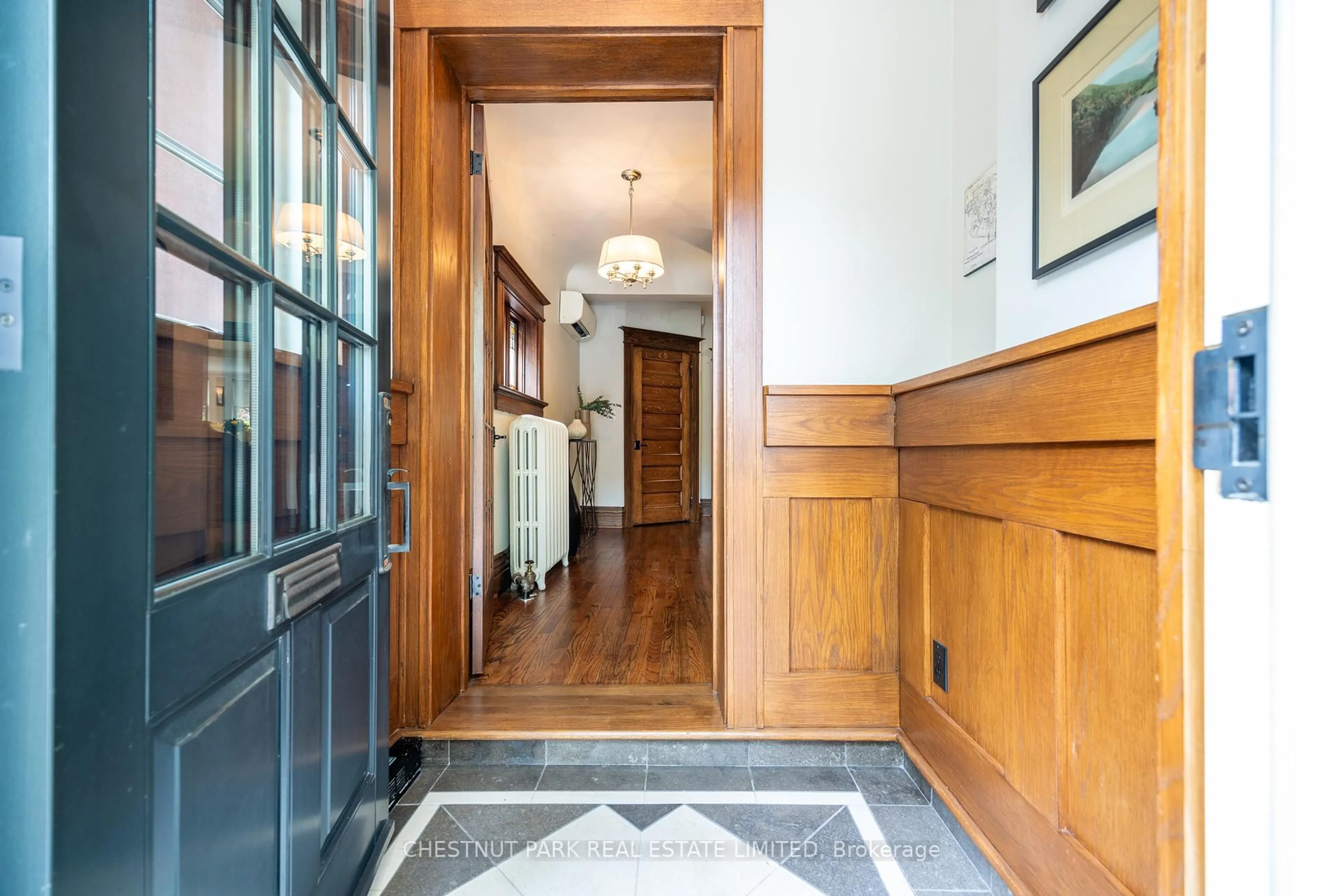 Indoor foyer for 20 Nanton Ave, Toronto Ontario M4W 2Y9