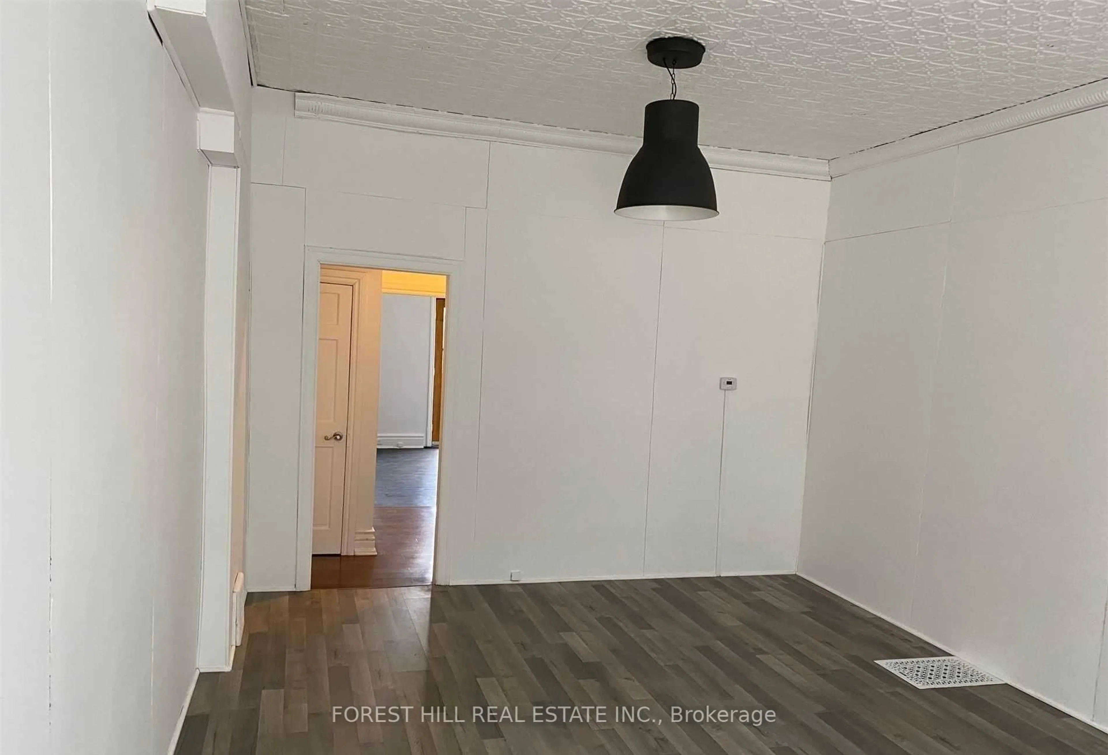 A pic of a room for 625 Crawford St, Toronto Ontario M6G 3K2