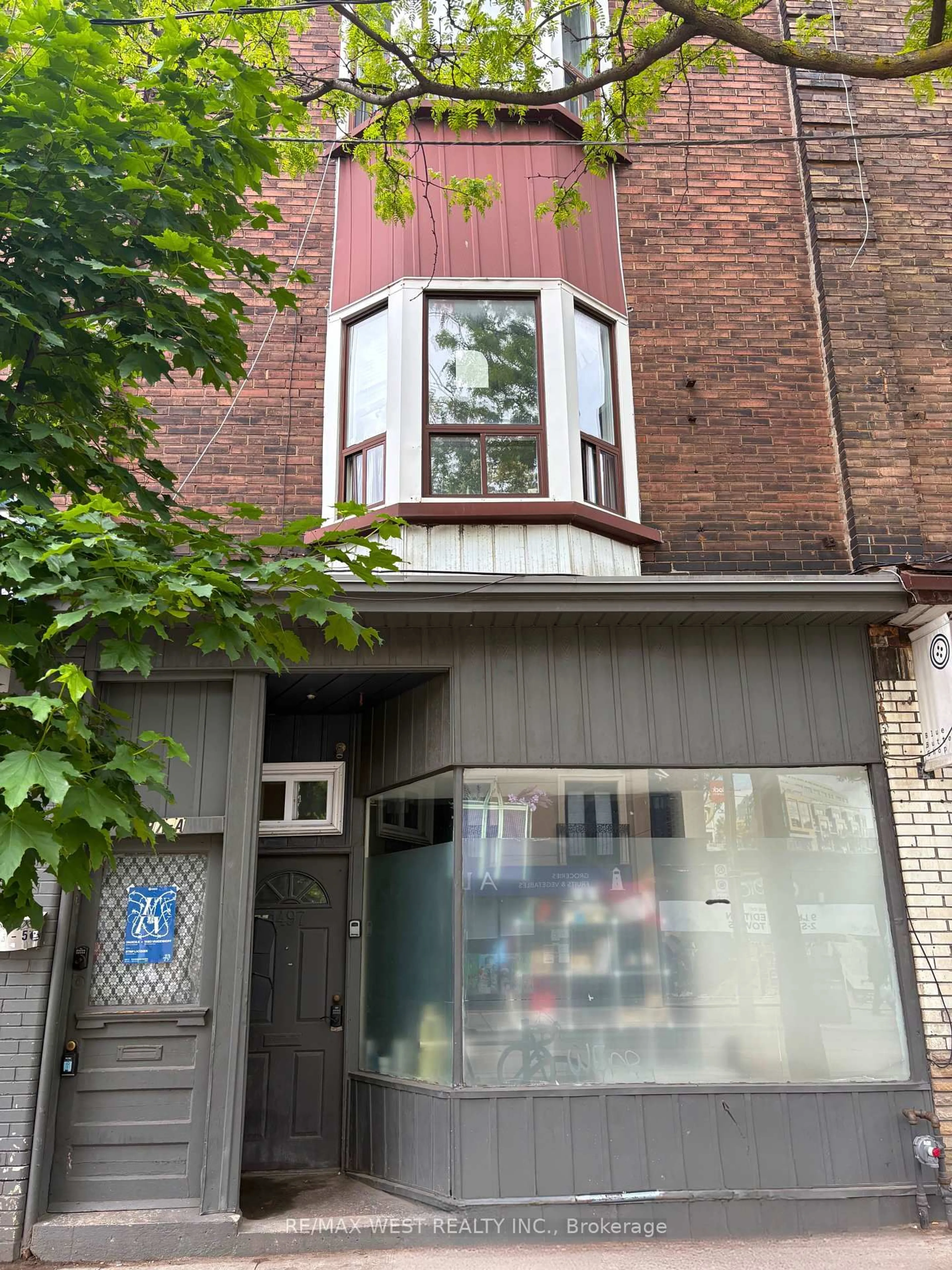 Unknown for 1497 Dundas St, Toronto Ontario M6K 1T6