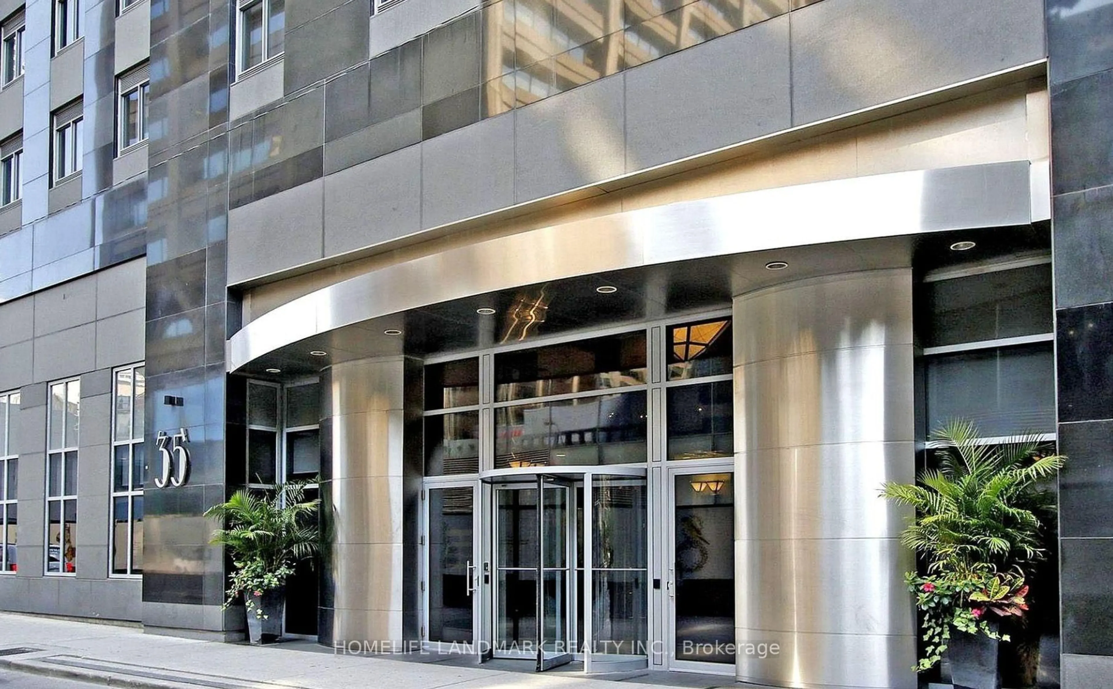 Lobby for 35 Balmuto St #2102, Toronto Ontario M4Y 0A3