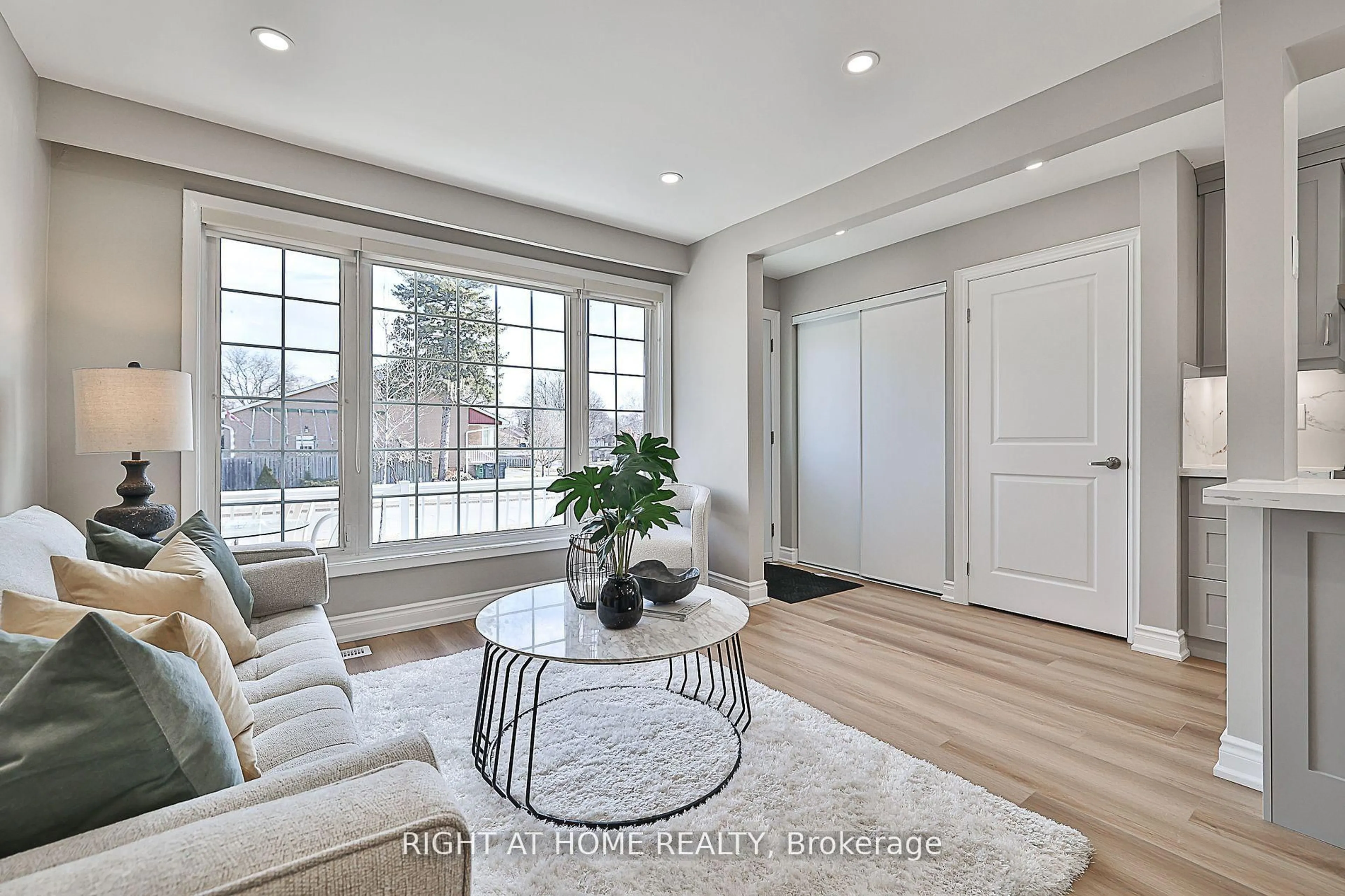 Living room with furniture, unknown for 55 Combermere Dr, Toronto Ontario M3A 2W4