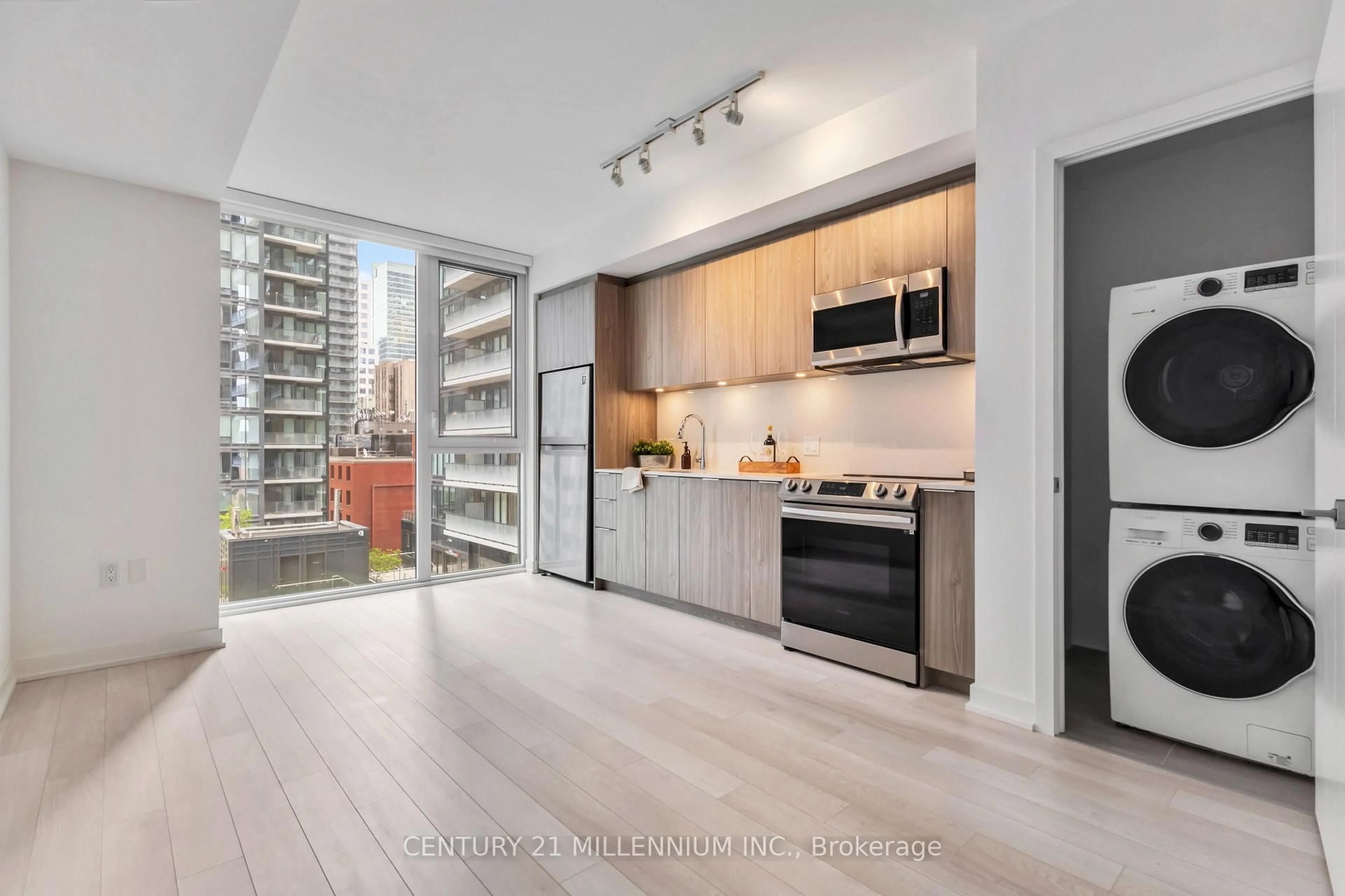 Open concept kitchen, unknown for 357 King St #905, Toronto Ontario M5V 0S7