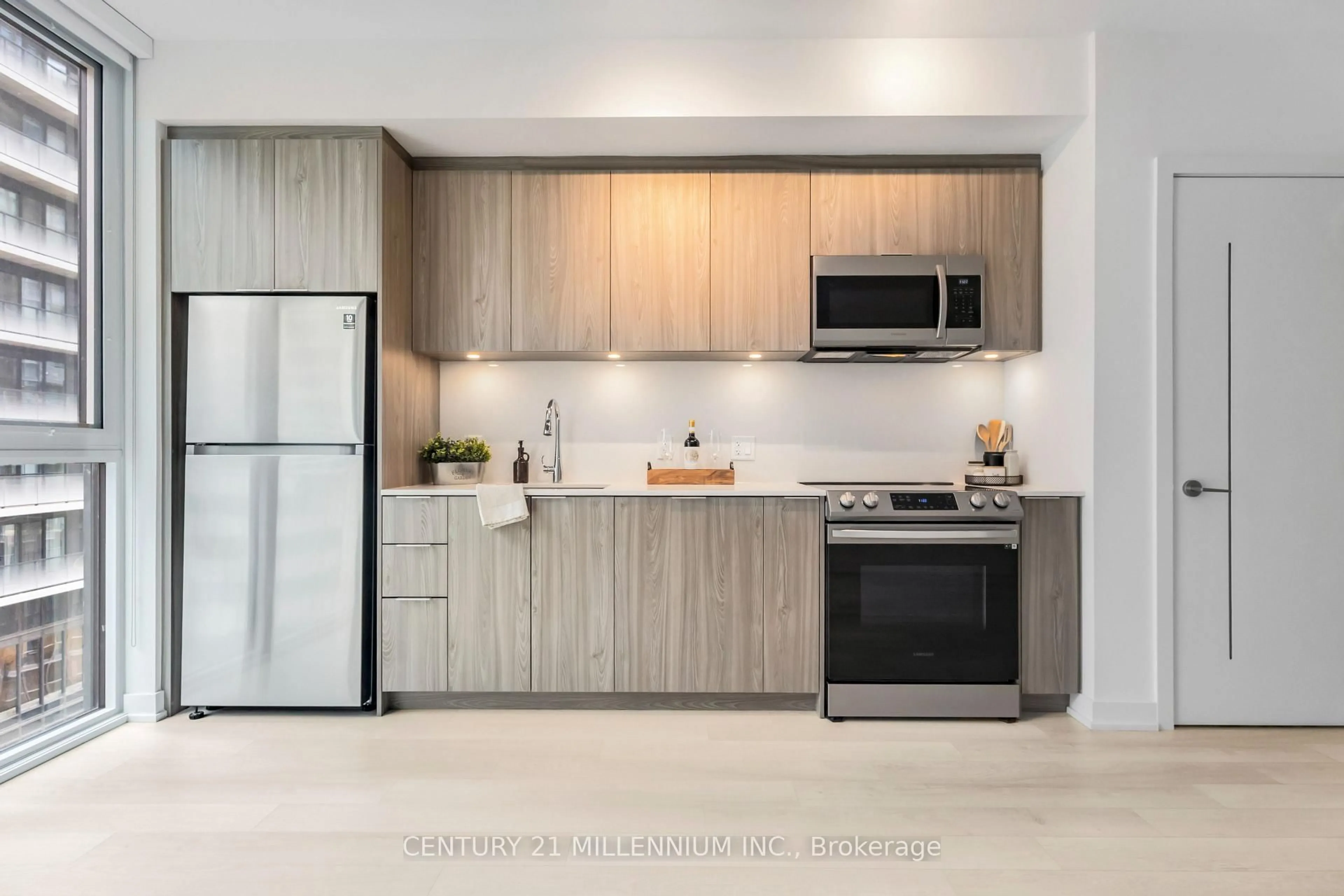 Standard kitchen, unknown for 357 King St #905, Toronto Ontario M5V 0S7