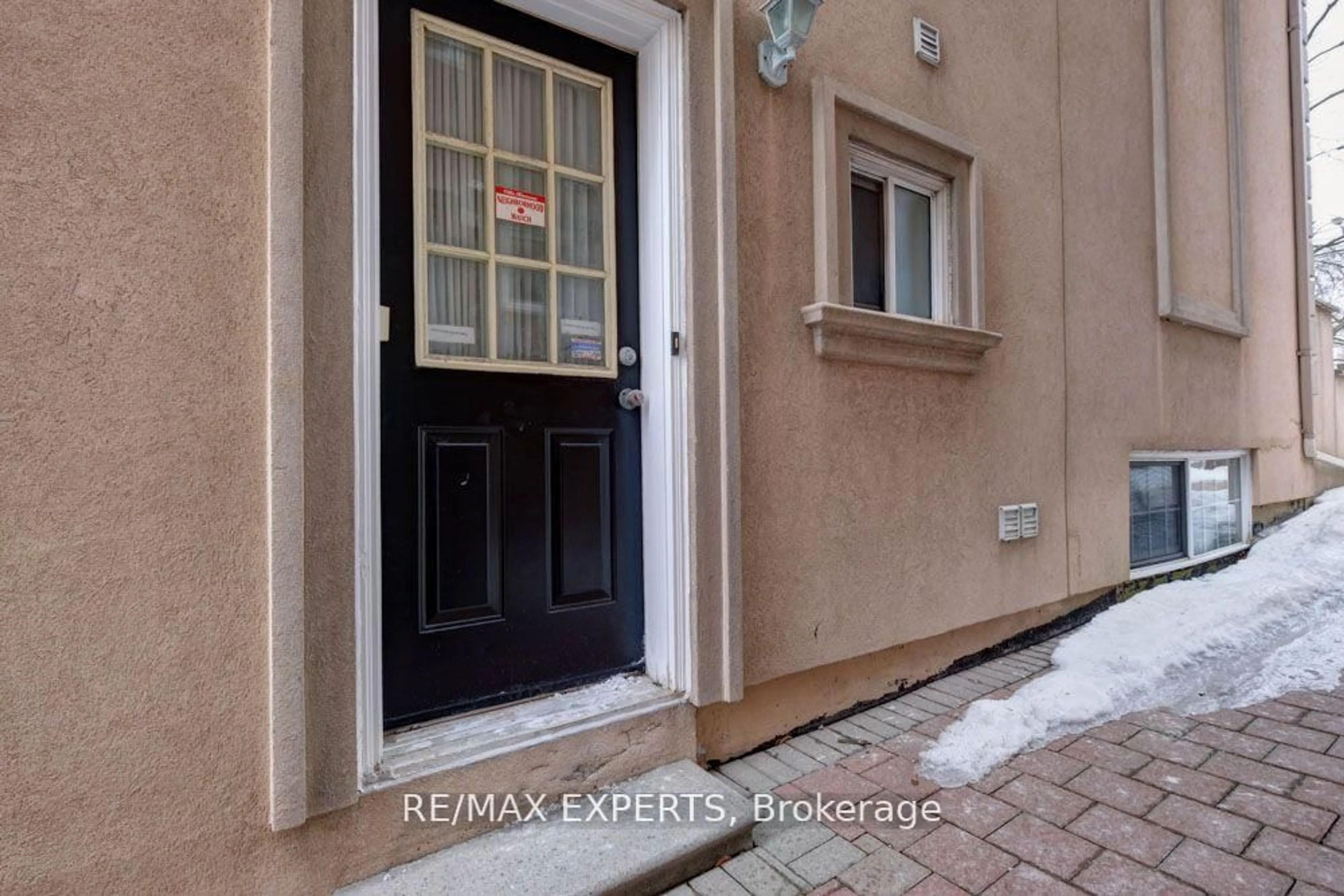 Indoor entryway for 3348 Bayview Ave #M, Toronto Ontario M2M 3R9