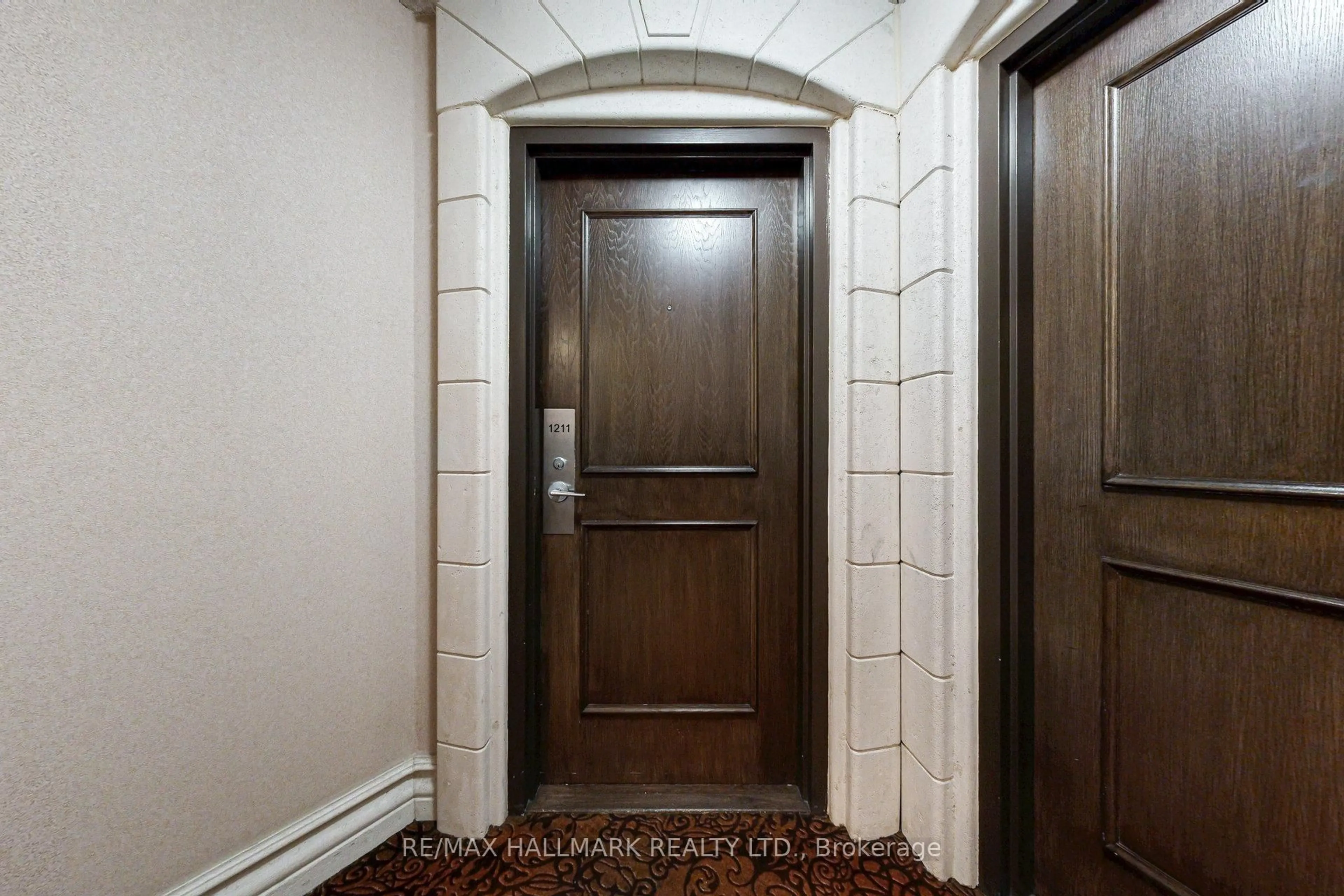 Indoor foyer for 7 Lorraine Dr #1211, Toronto Ontario M2N 7H2