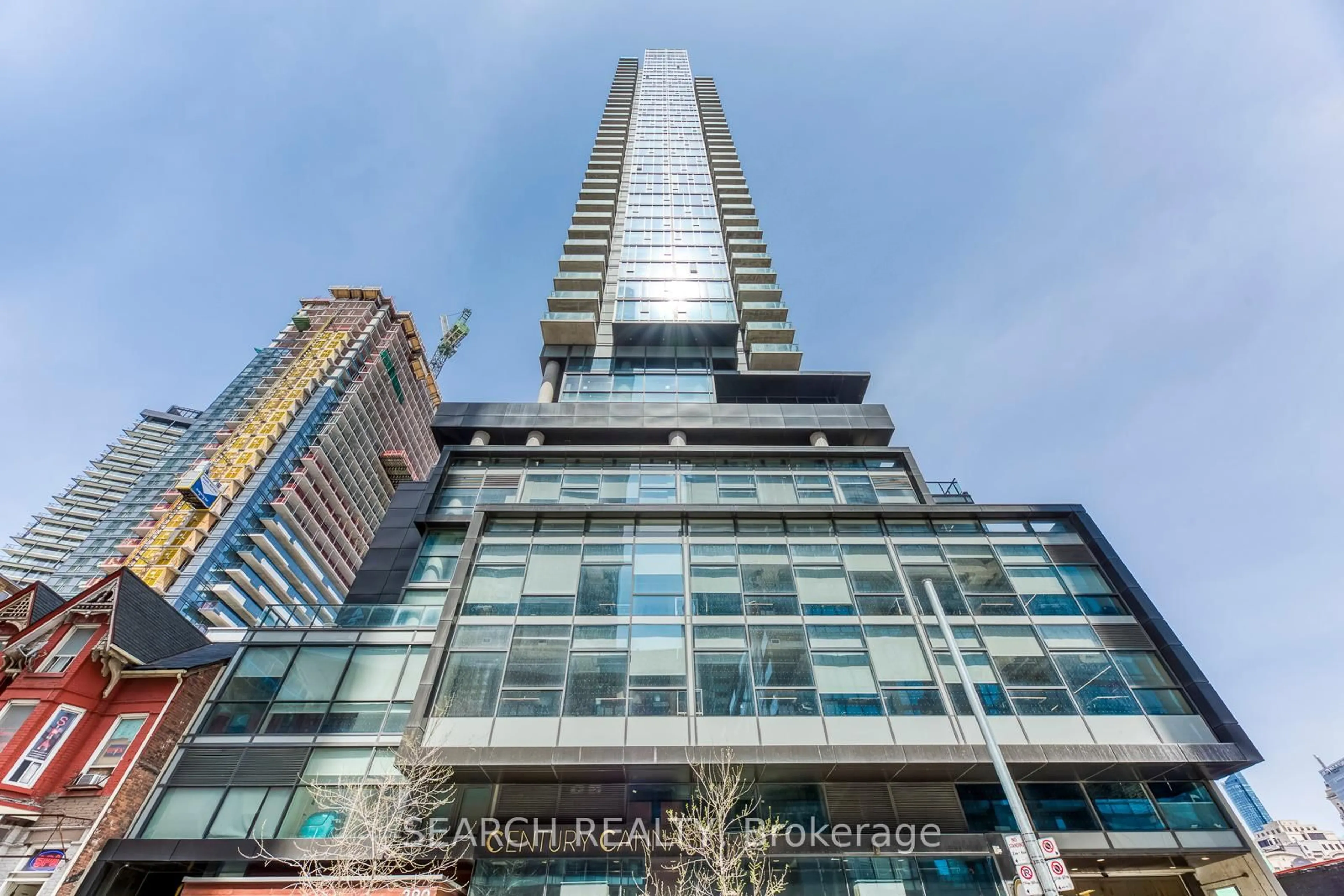 Indoor foyer for 290 Adelaide St #2010, Toronto Ontario M5V 1P7