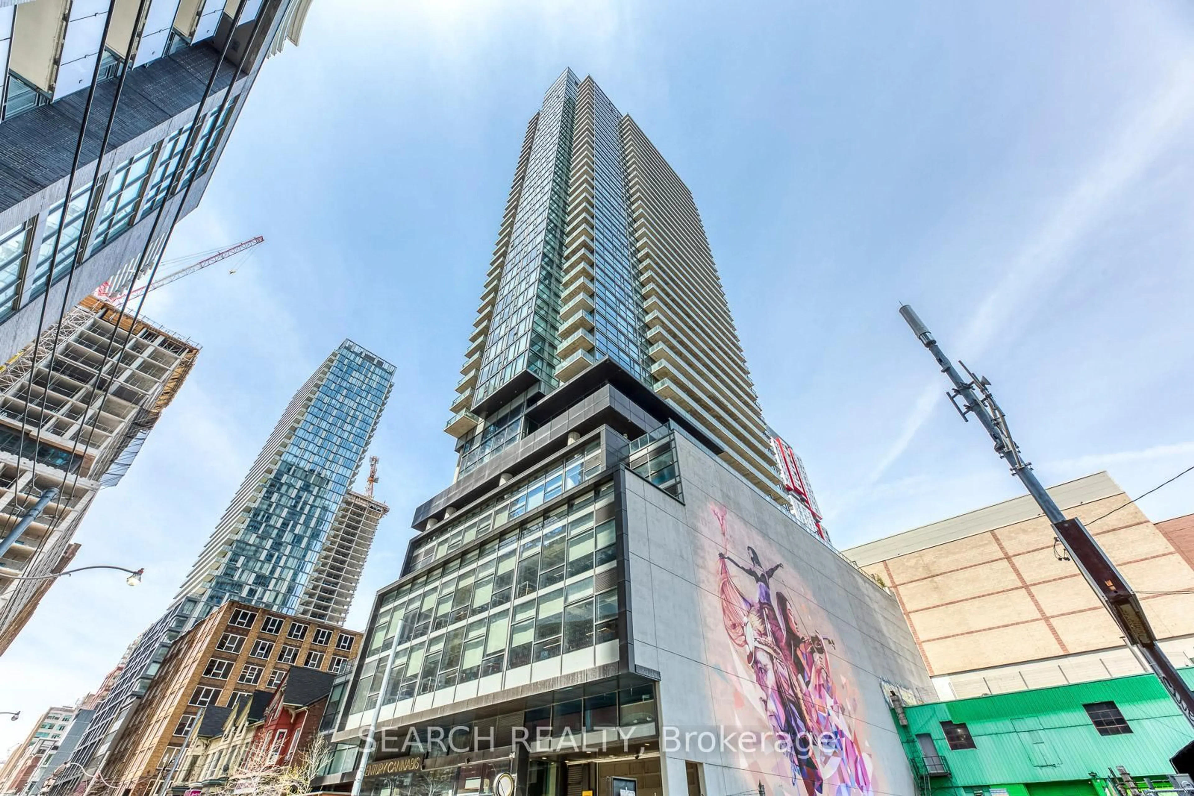 Indoor foyer for 290 Adelaide St #2010, Toronto Ontario M5V 1P7