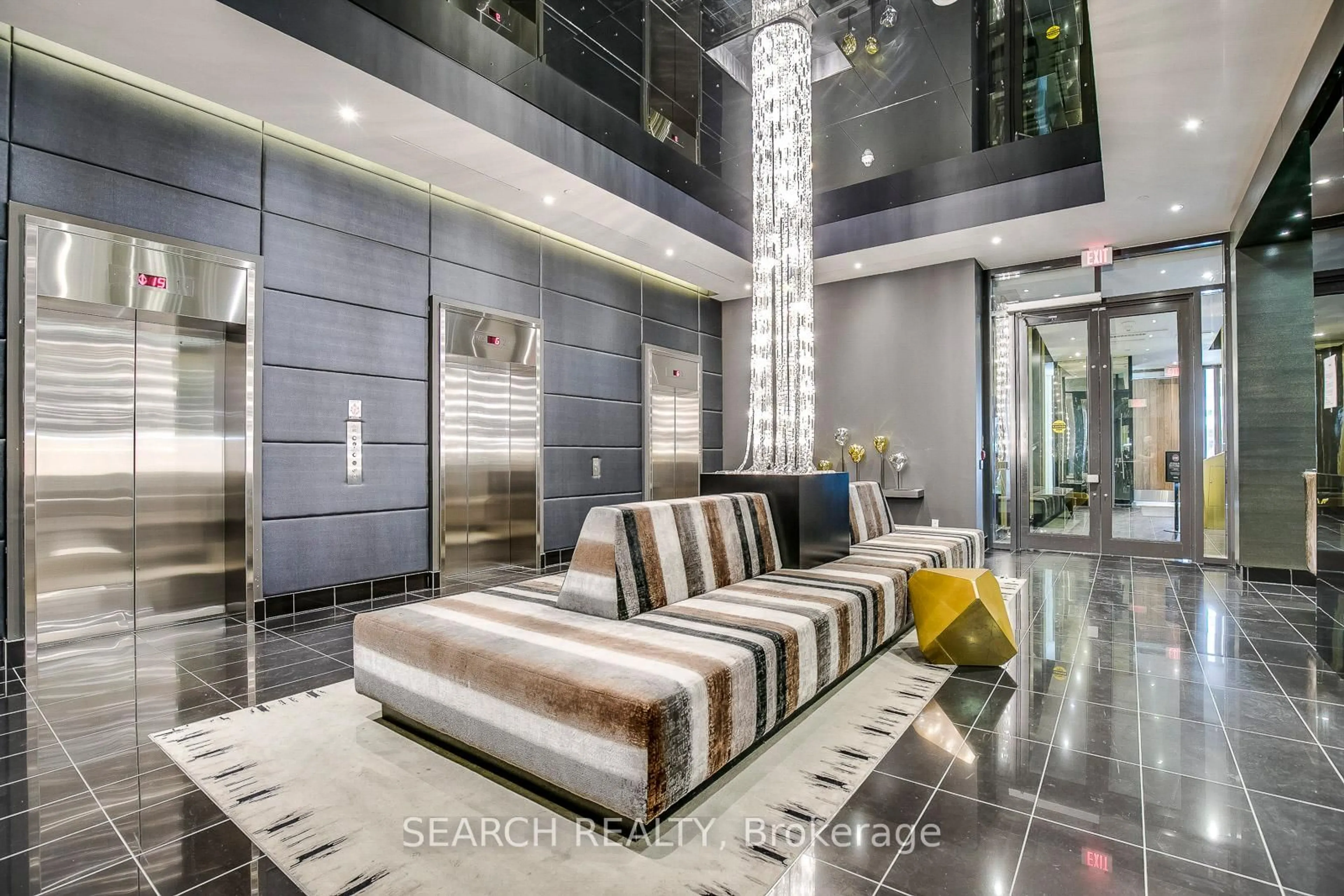 Lobby for 290 Adelaide St #2010, Toronto Ontario M5V 1P7