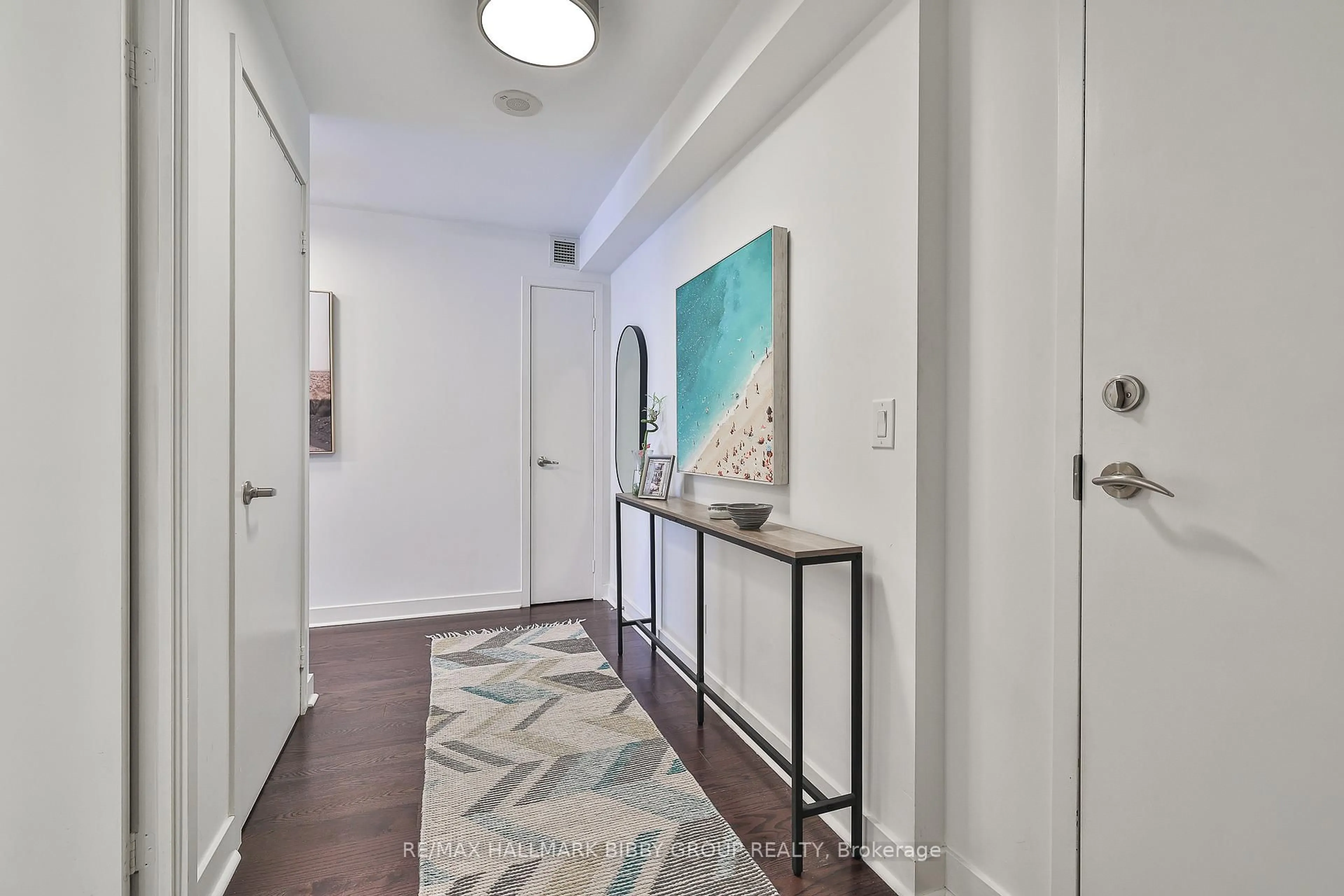 Indoor entryway for 320 Richmond St #209, Toronto Ontario M5A 1P9