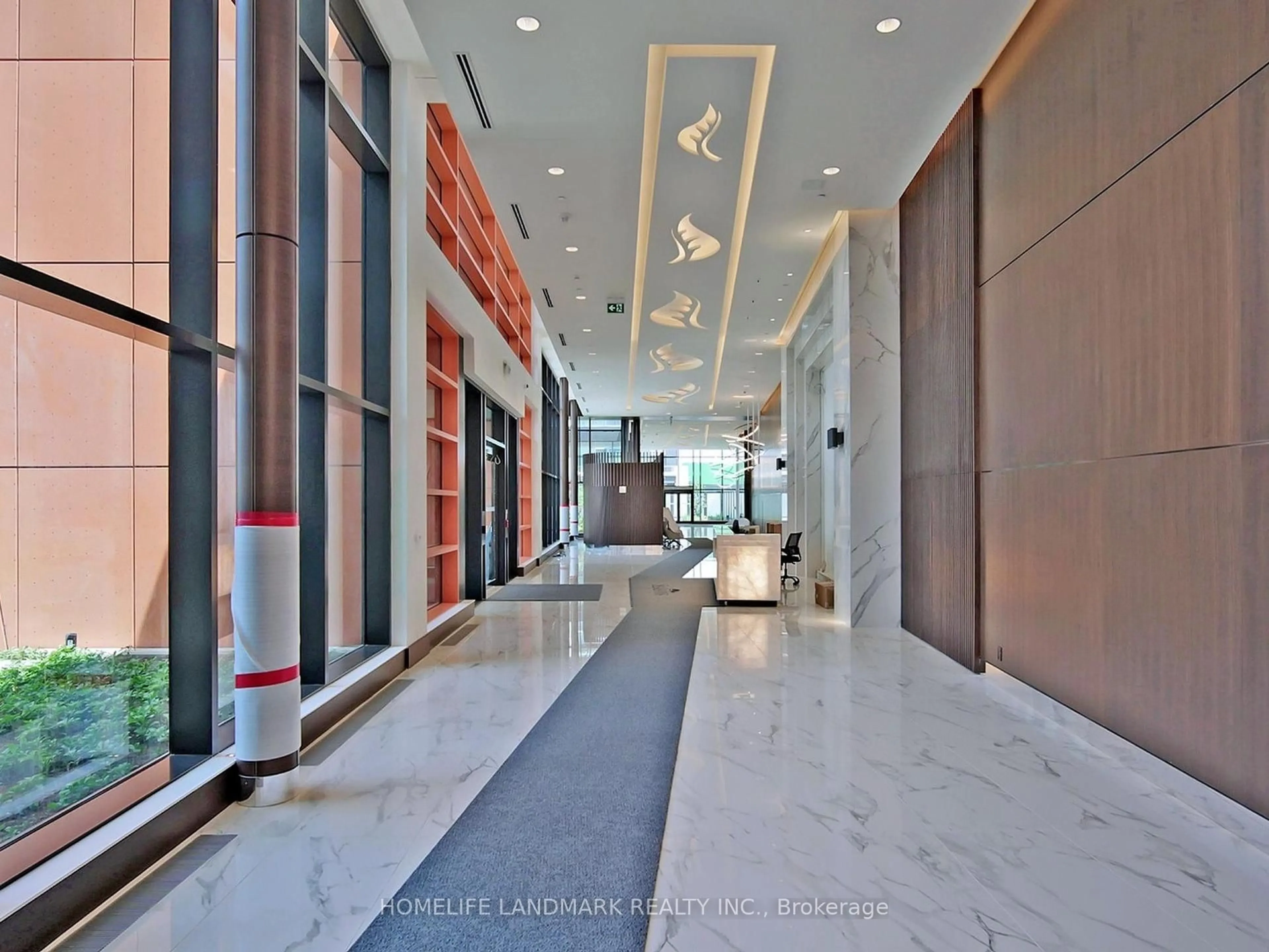 Indoor foyer for 95 Mcmahon Dr #502, Toronto Ontario M2K 0H1