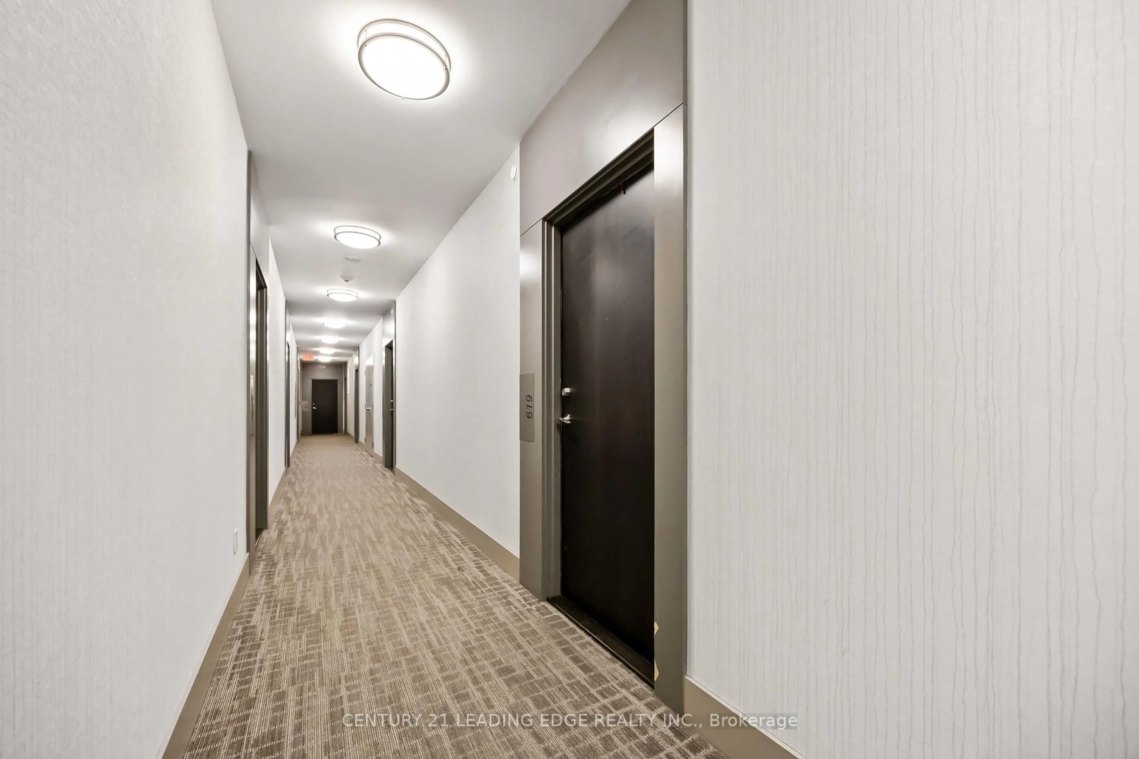 Indoor foyer for 50 Bruyeres Mews #619, Toronto Ontario M5V 0H8
