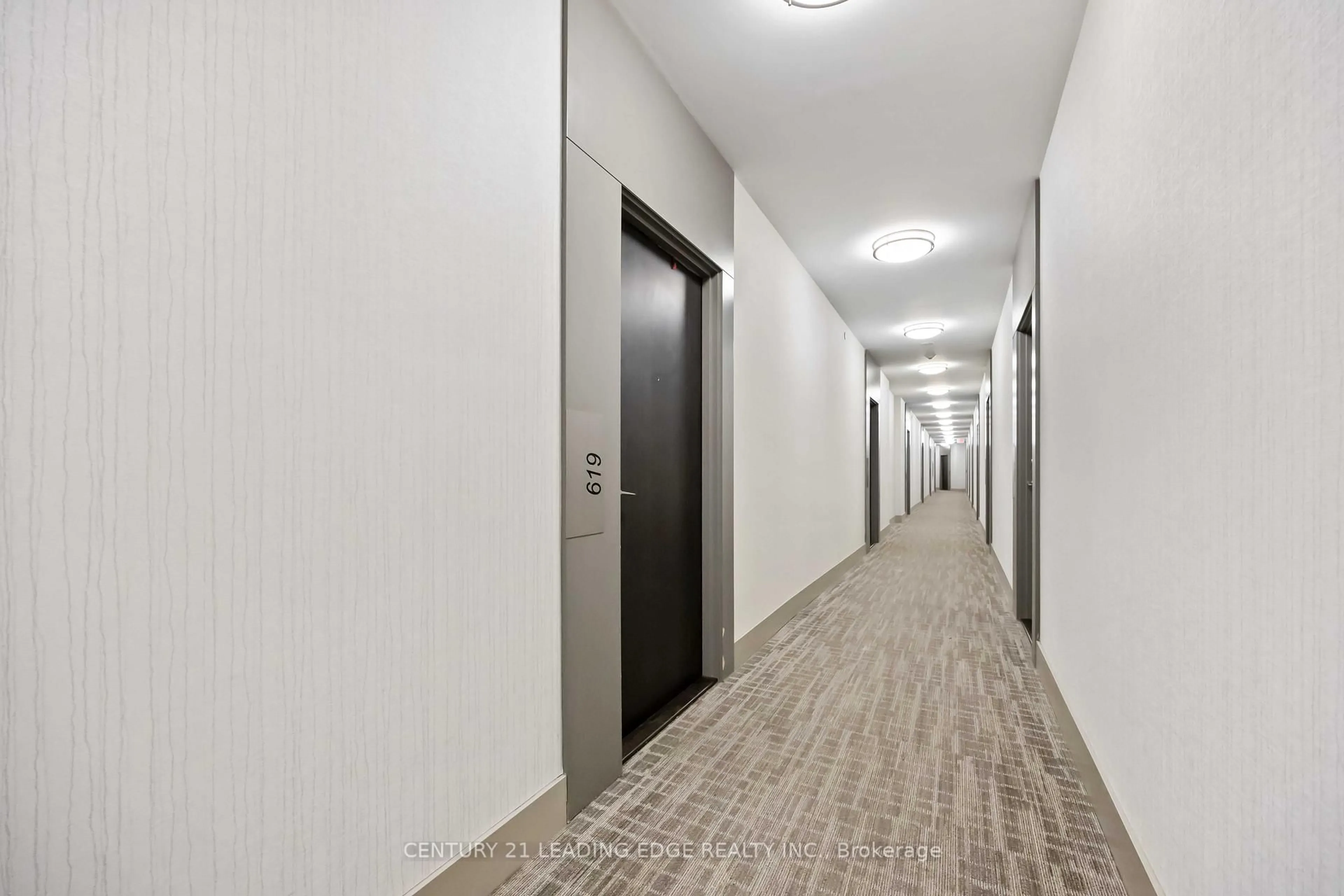 Indoor foyer for 50 Bruyeres Mews #619, Toronto Ontario M5V 0H8