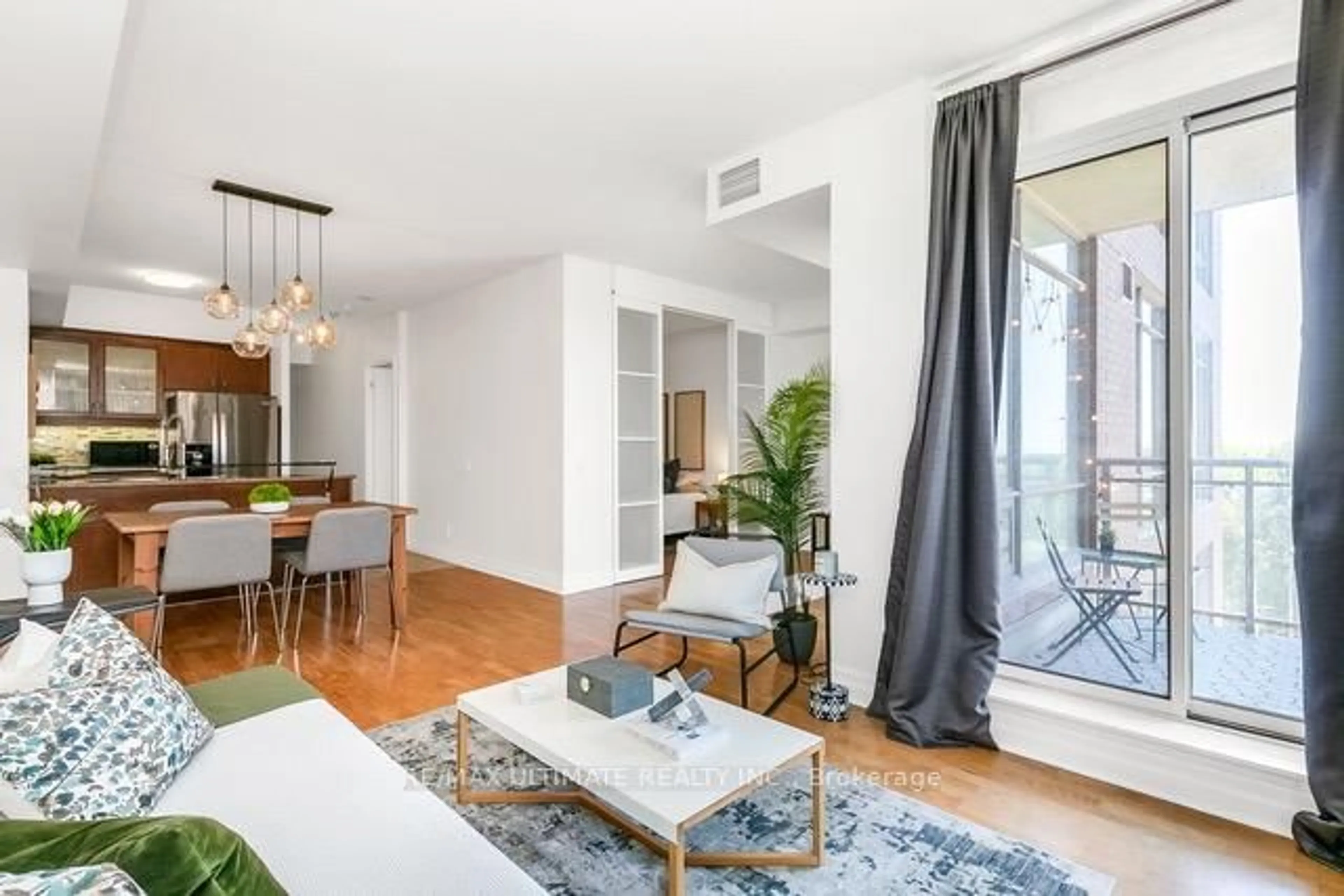 Living room with furniture, unknown for 500 Queens Quay #607, Toronto Ontario M5V 3K8