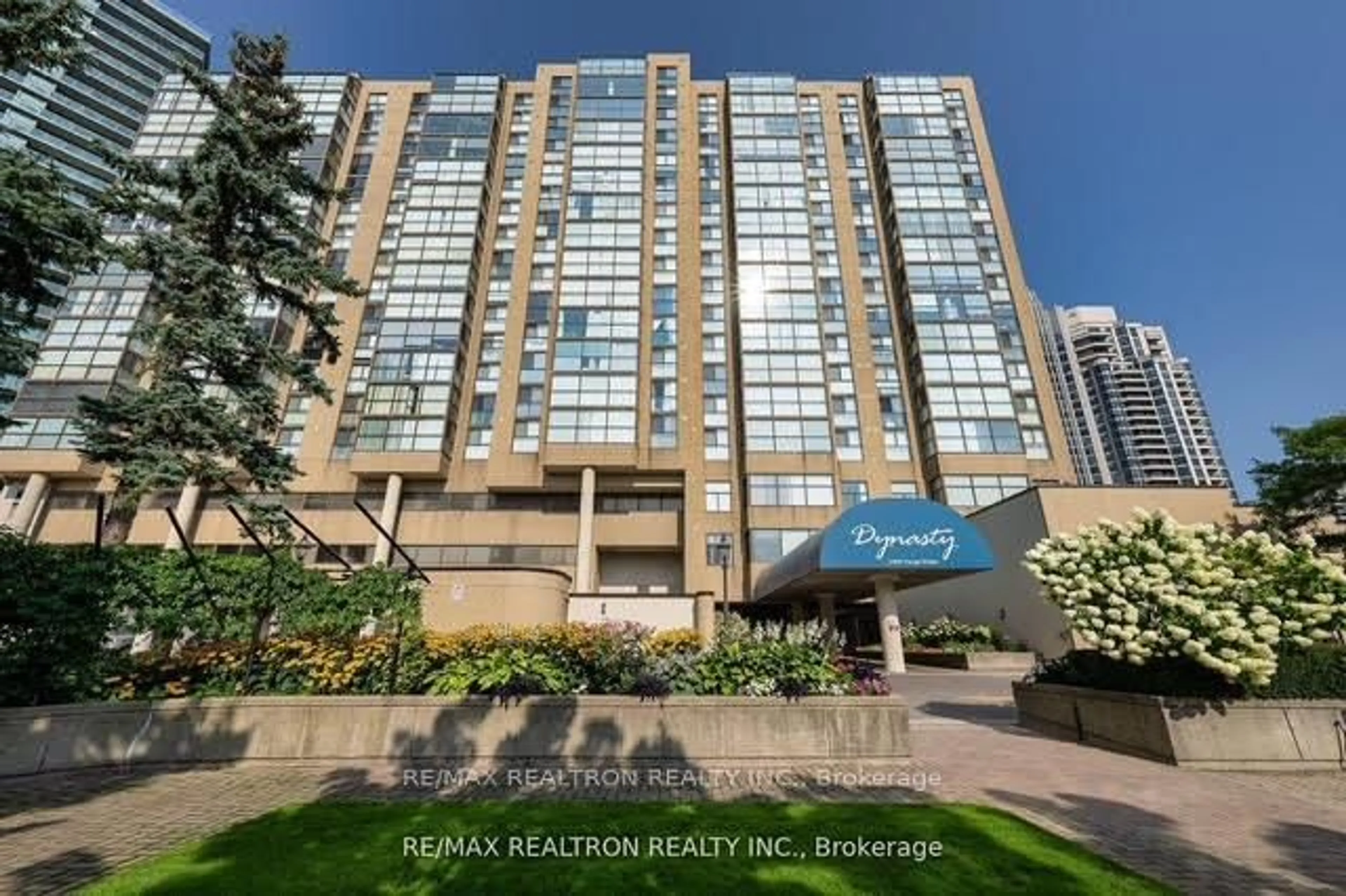 Indoor foyer for 5460 Yonge St #1505, Toronto Ontario M2N 6K7