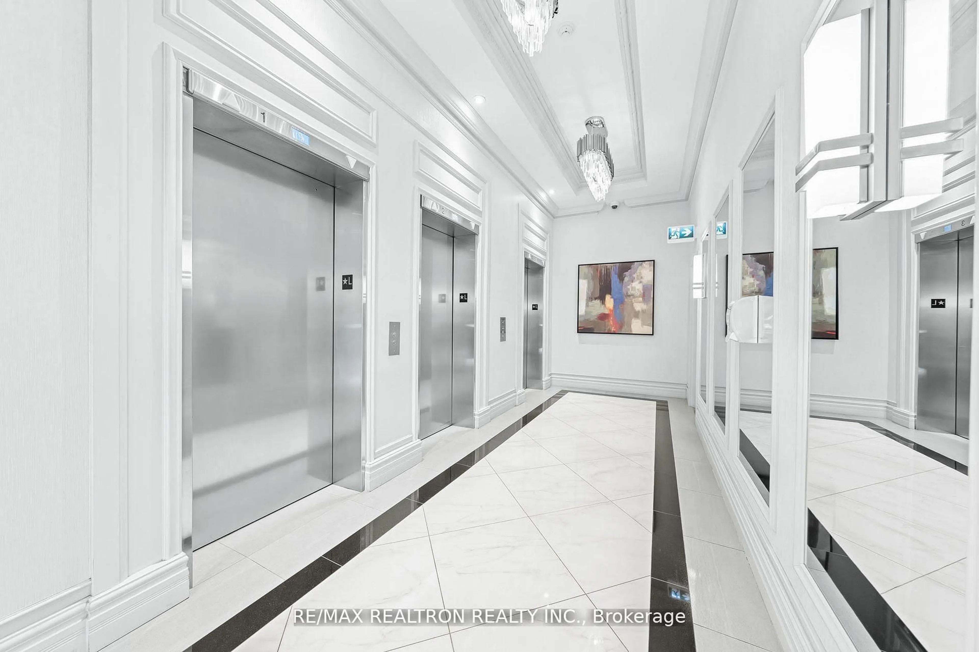 Indoor foyer for 5460 Yonge St #1505, Toronto Ontario M2N 6K7