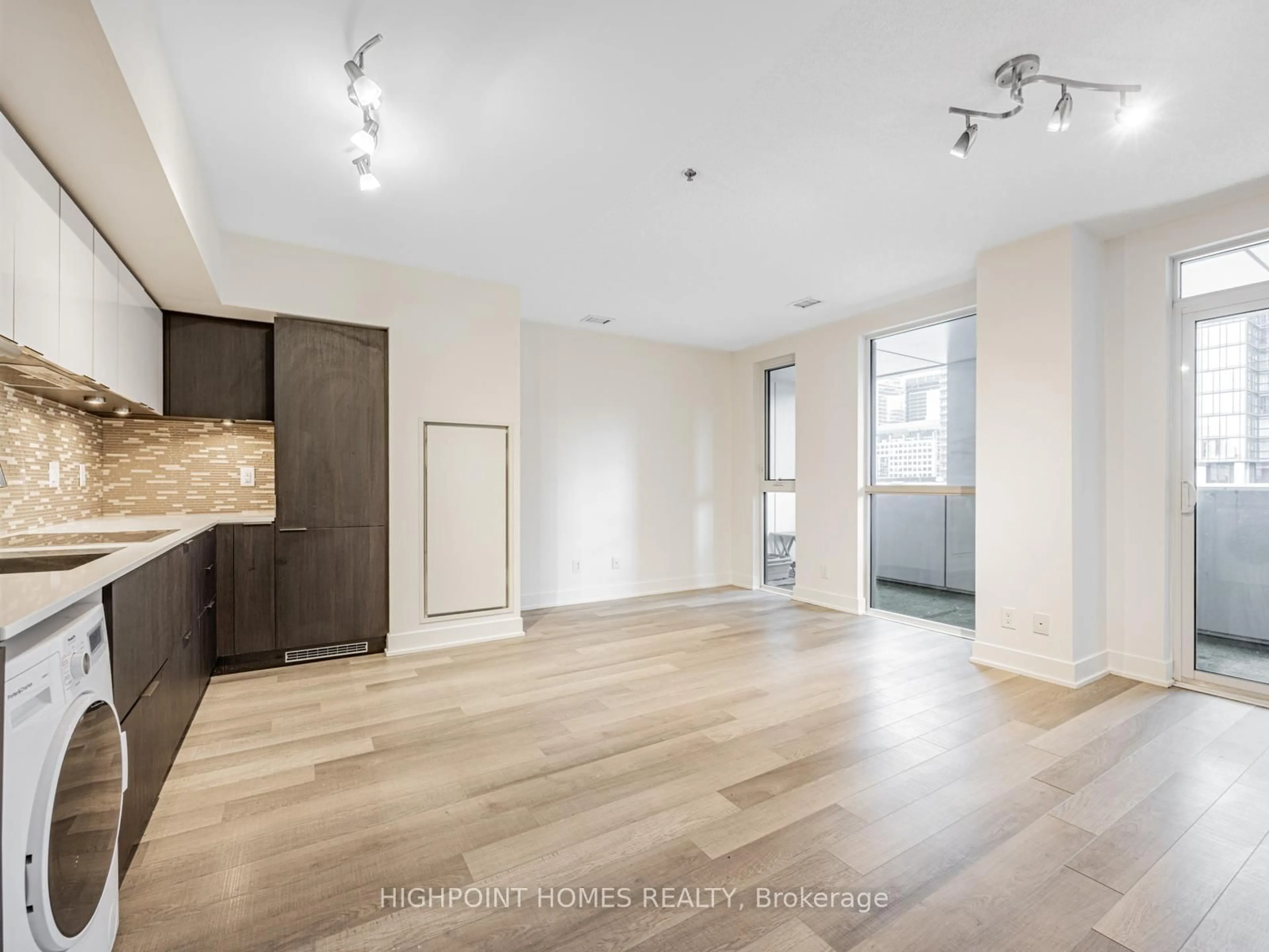 Unknown for 318 Richmond St #909, Toronto Ontario M5V 0B4