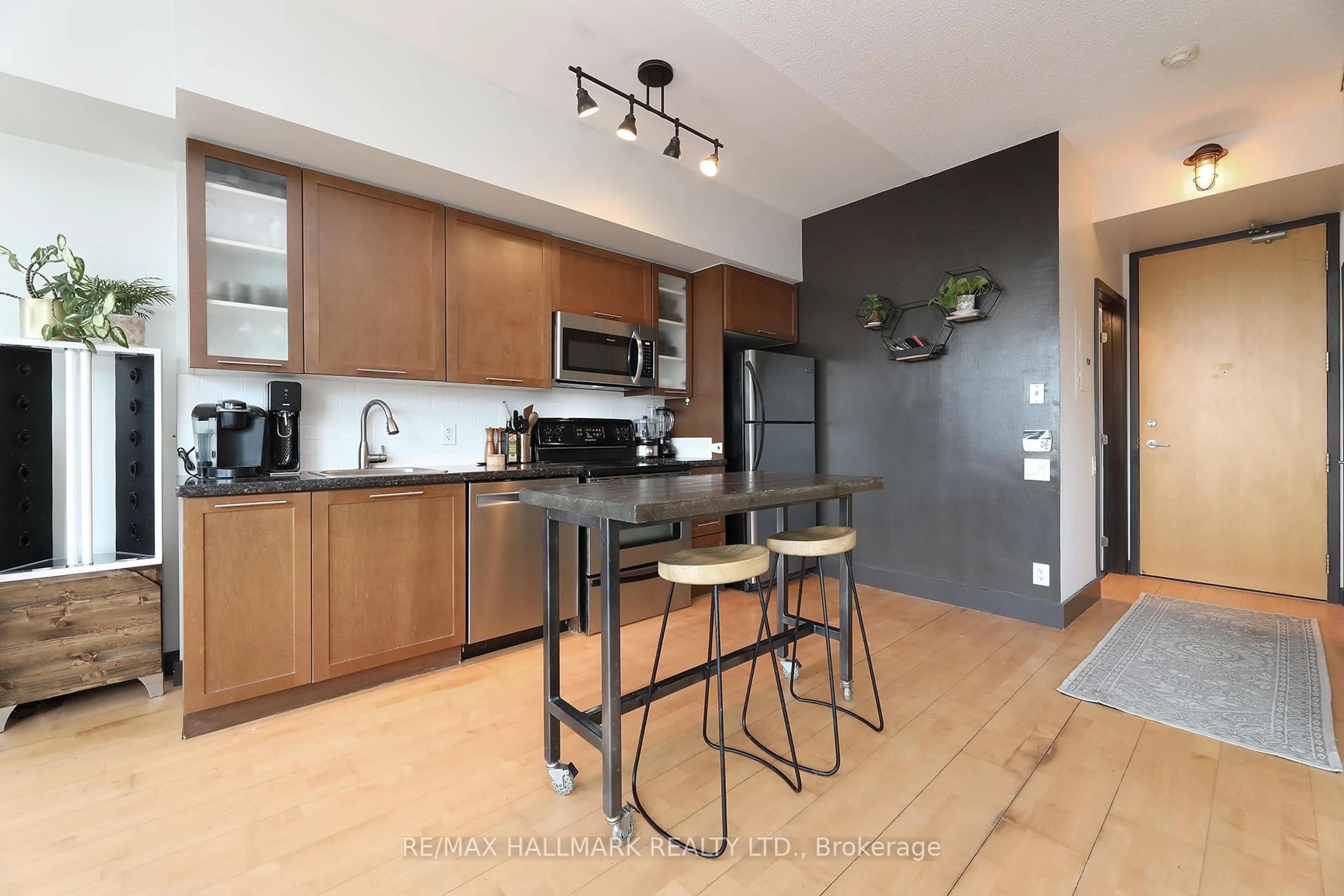 Open concept kitchen, unknown for 33 Mill St #817, Toronto Ontario M5A 3R3