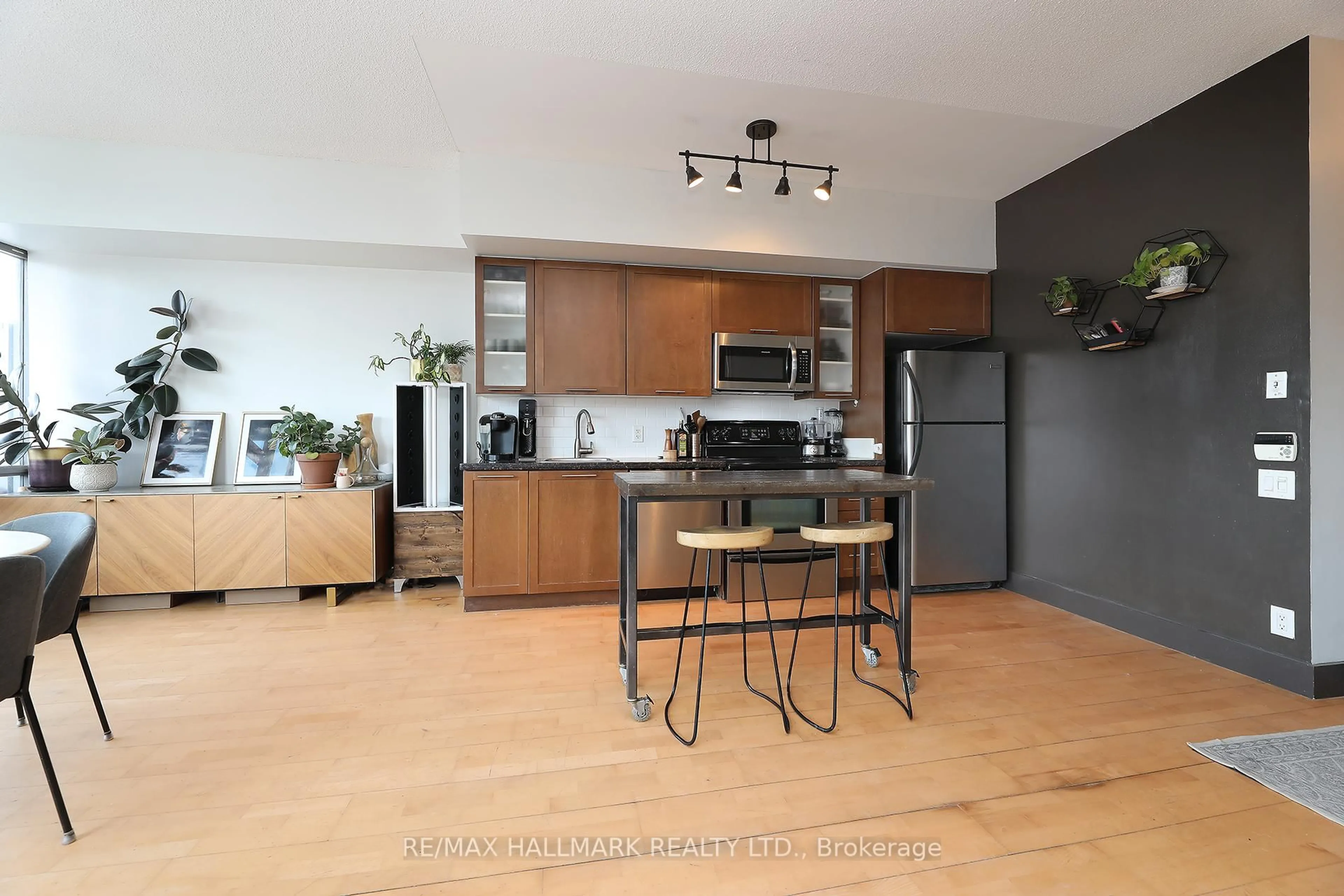 Open concept kitchen, unknown for 33 Mill St #817, Toronto Ontario M5A 3R3