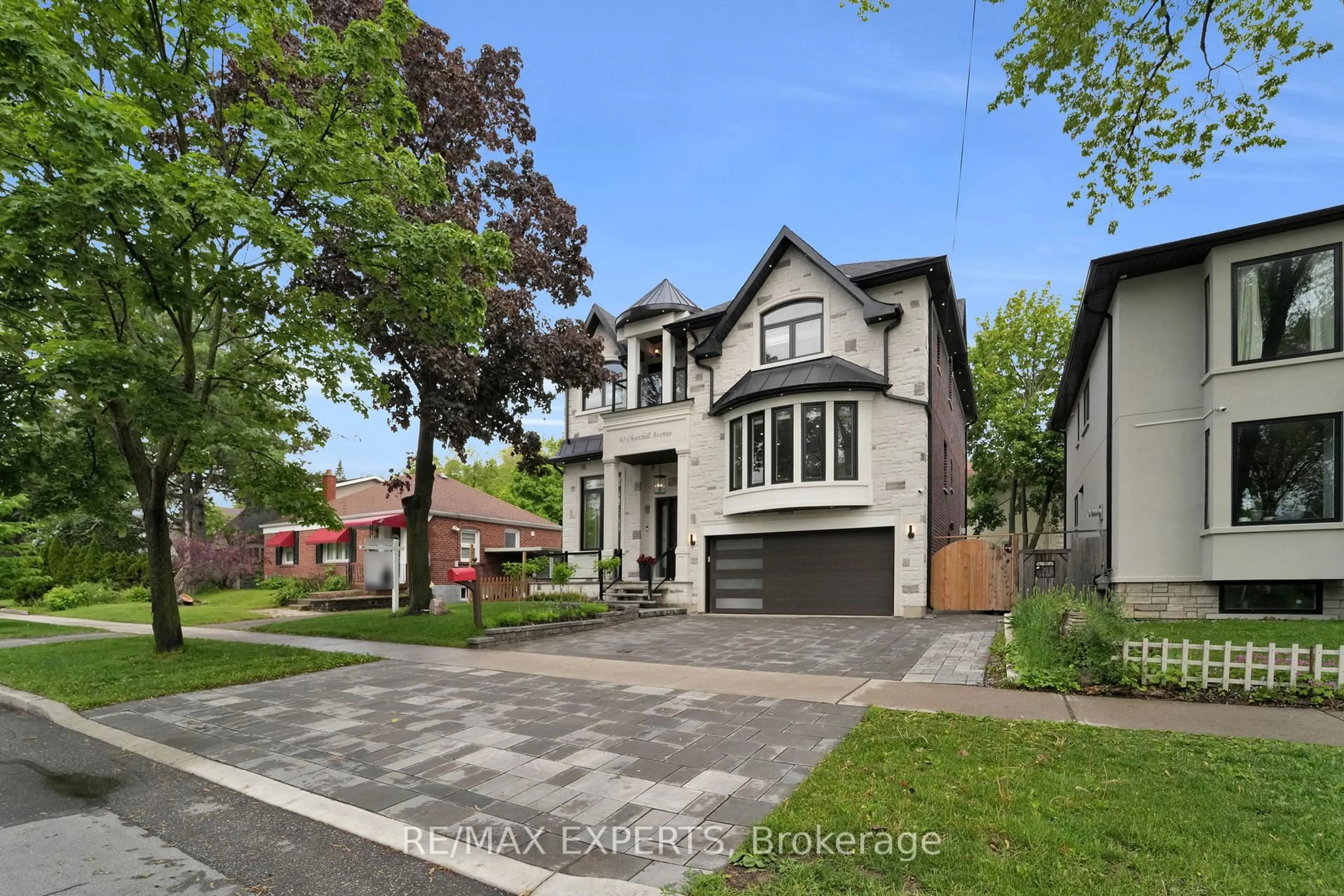 Home with brick exterior material, street for 92 Churchill Ave, Toronto Ontario M2N 1Z1