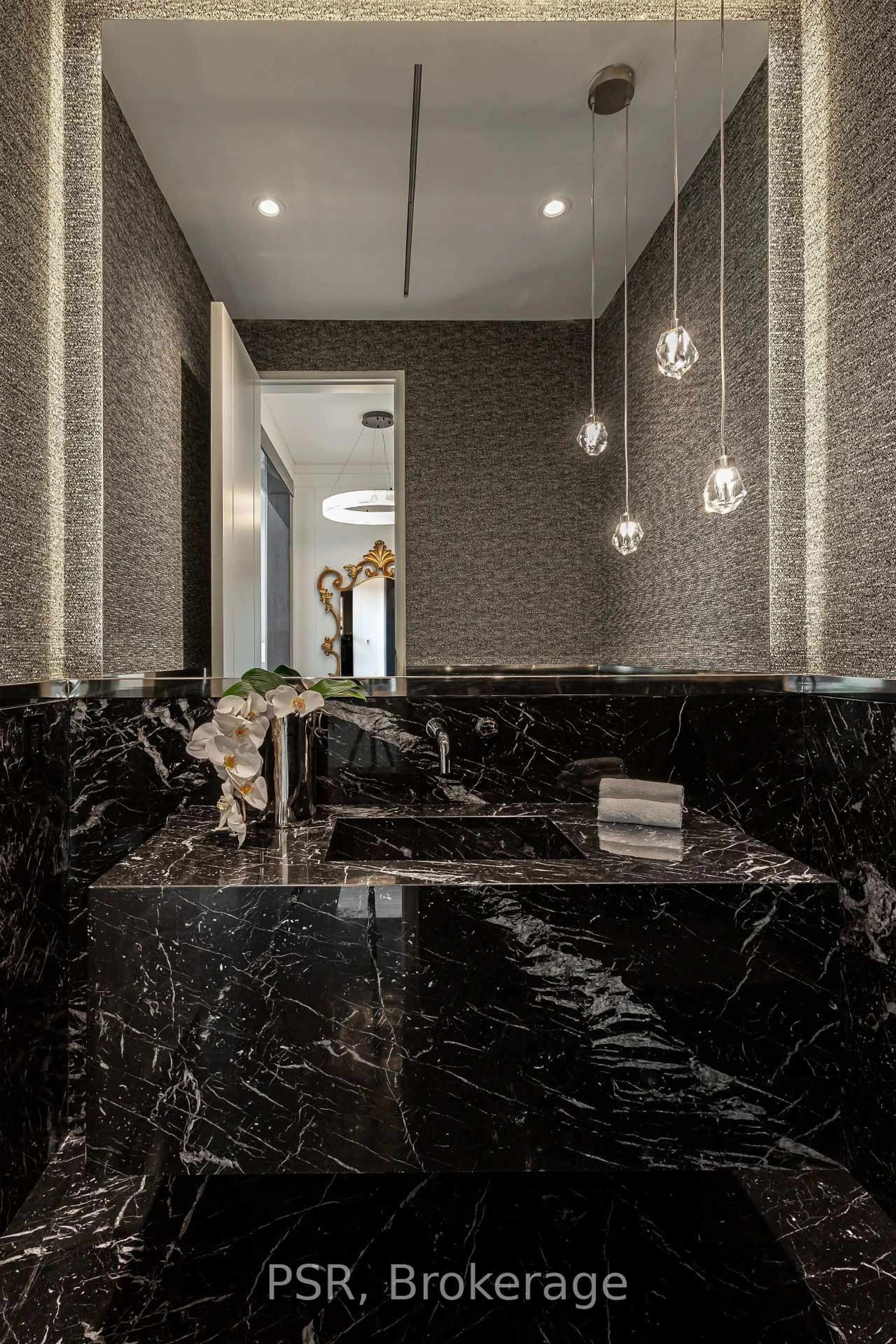 Contemporary bathroom, ceramic/tile floor for 335 Lytton Blvd, Toronto Ontario M5N 1R9