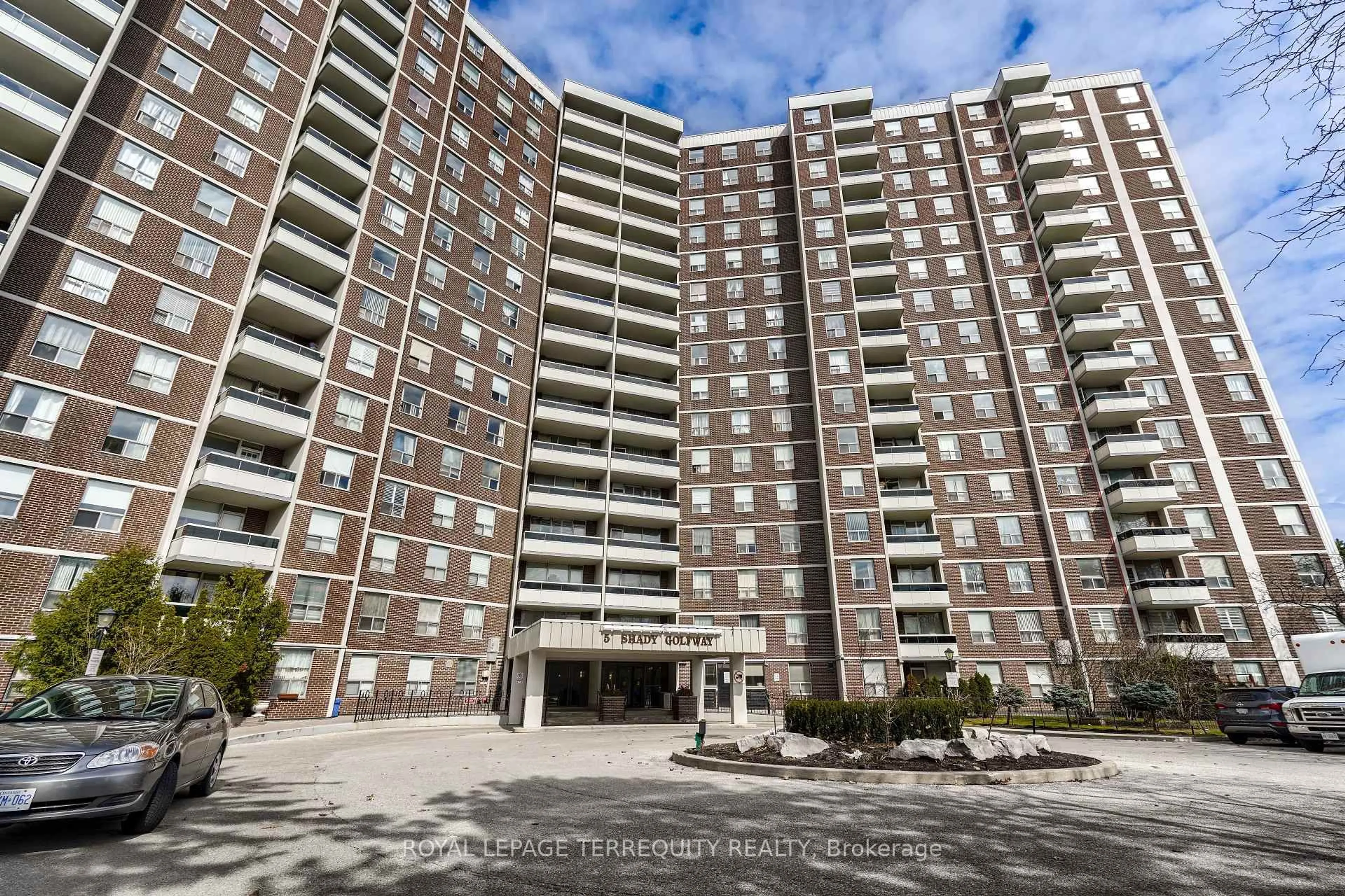 A pic from outside/outdoor area/front of a property/back of a property/a pic from drone, street for 5 Shady Gfwy #904, Toronto Ontario M3C 3A5