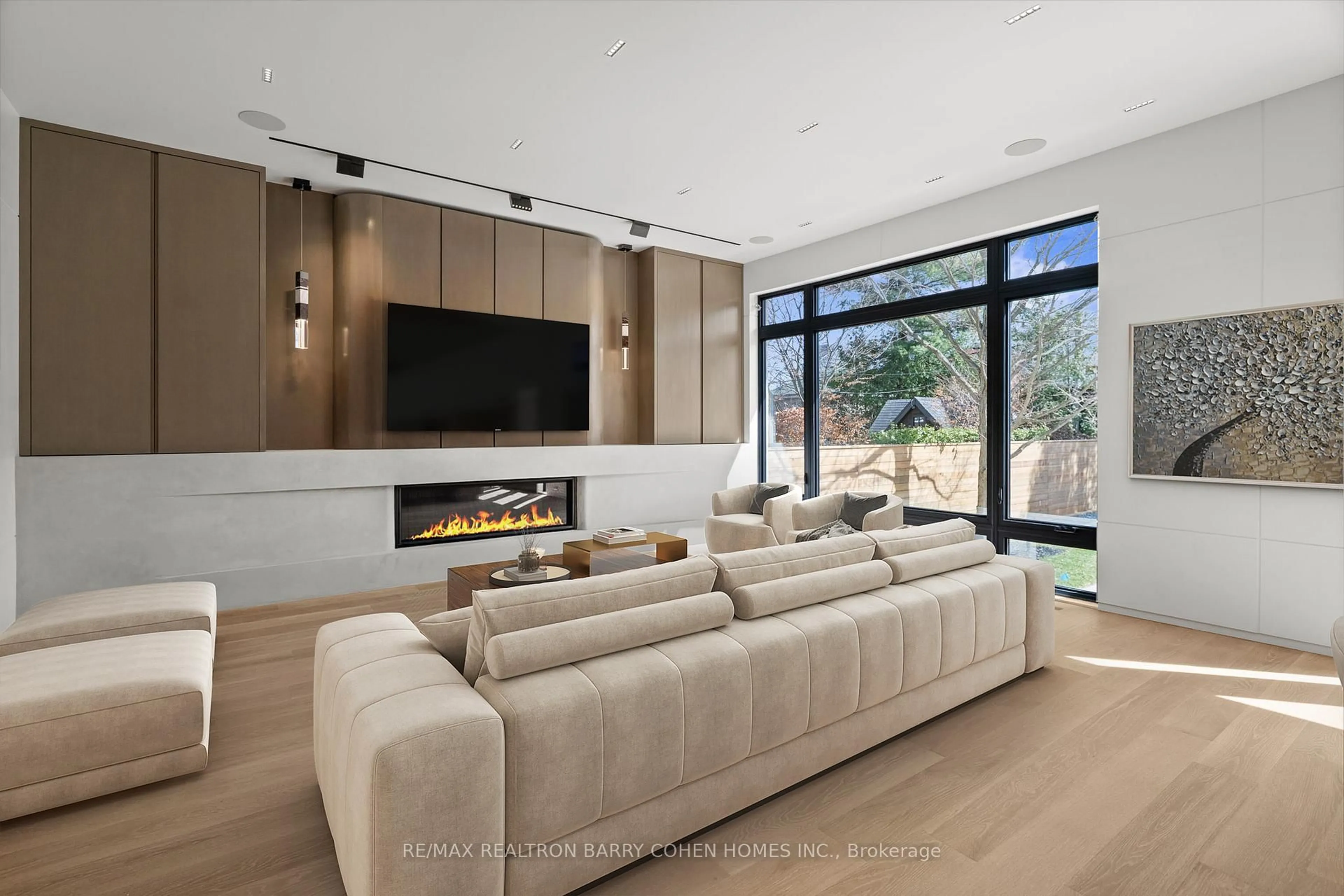 Home theater for 595 Broadway Ave, Toronto Ontario M4G 2S4