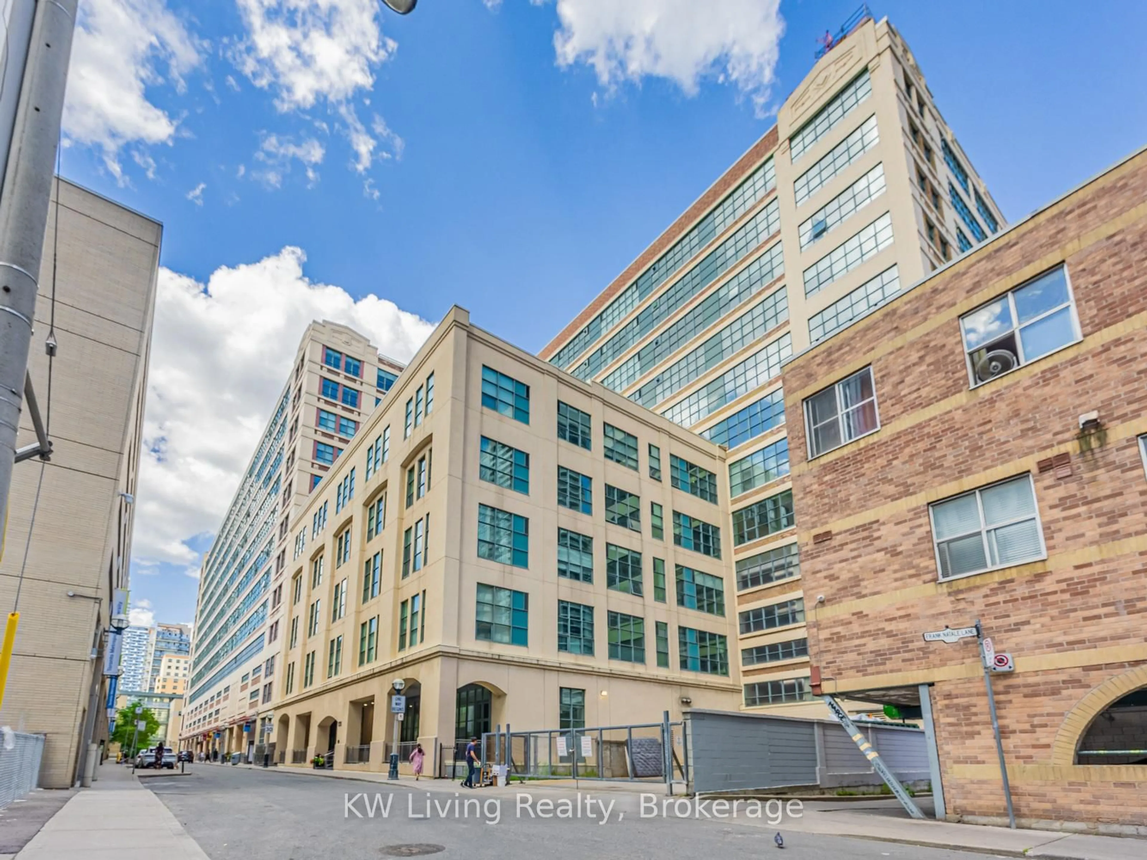 Unknown for 155 Dalhousie St #647, Toronto Ontario M5B 2P7